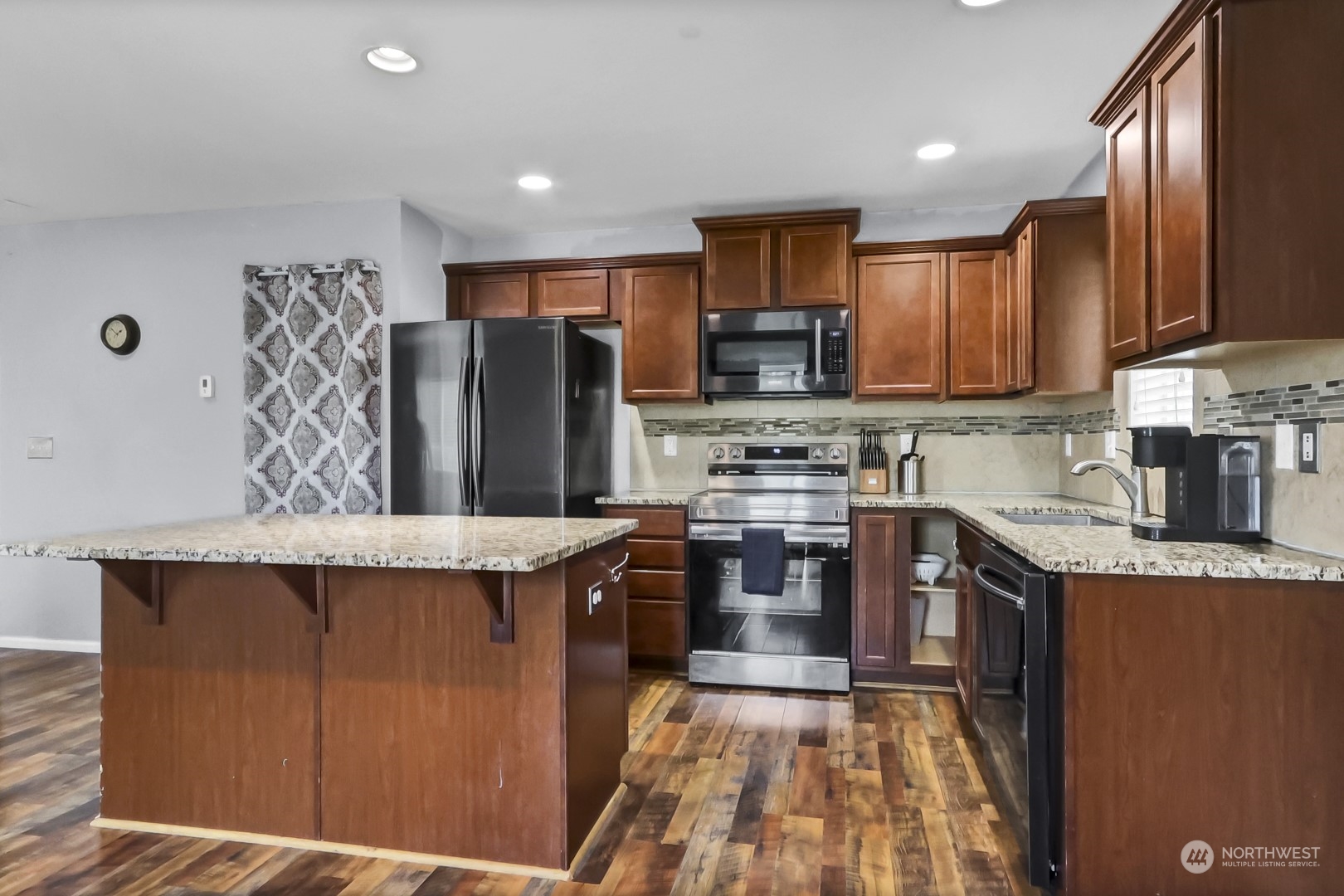 2411 193rd Street E