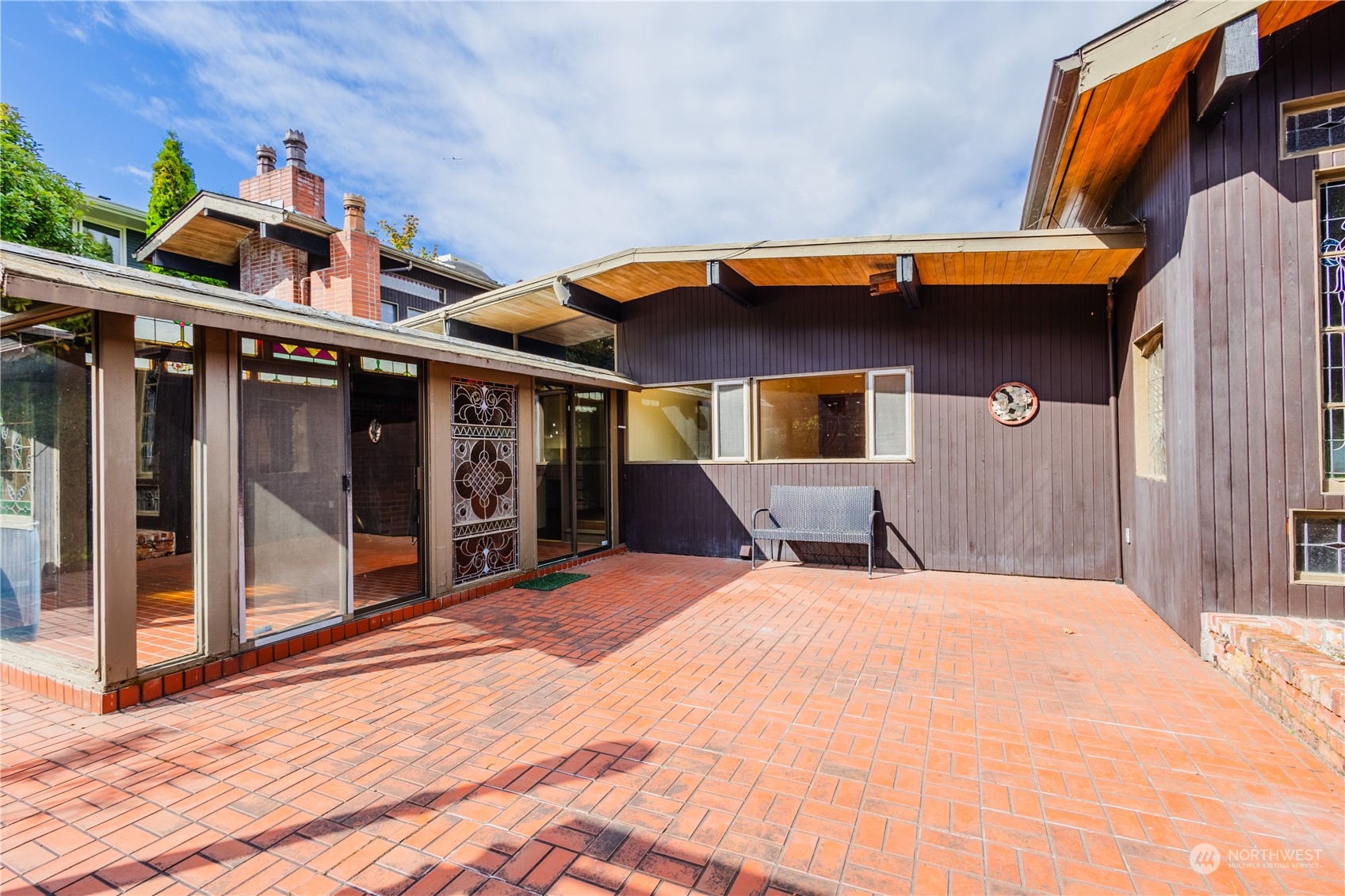 3653 W Commodore Way