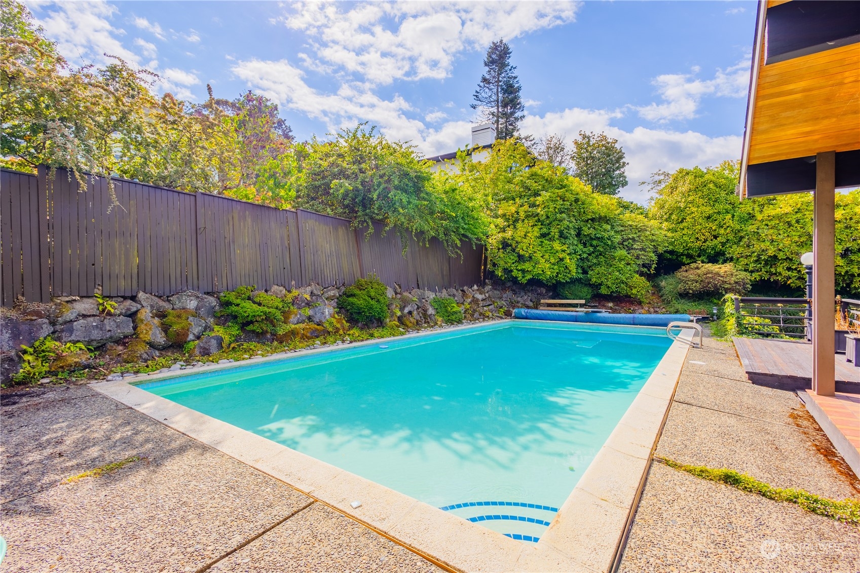 3653 W Commodore Way
