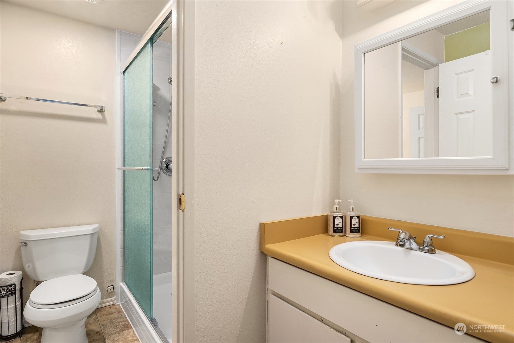 12717 NE 116th Street Unit: D104