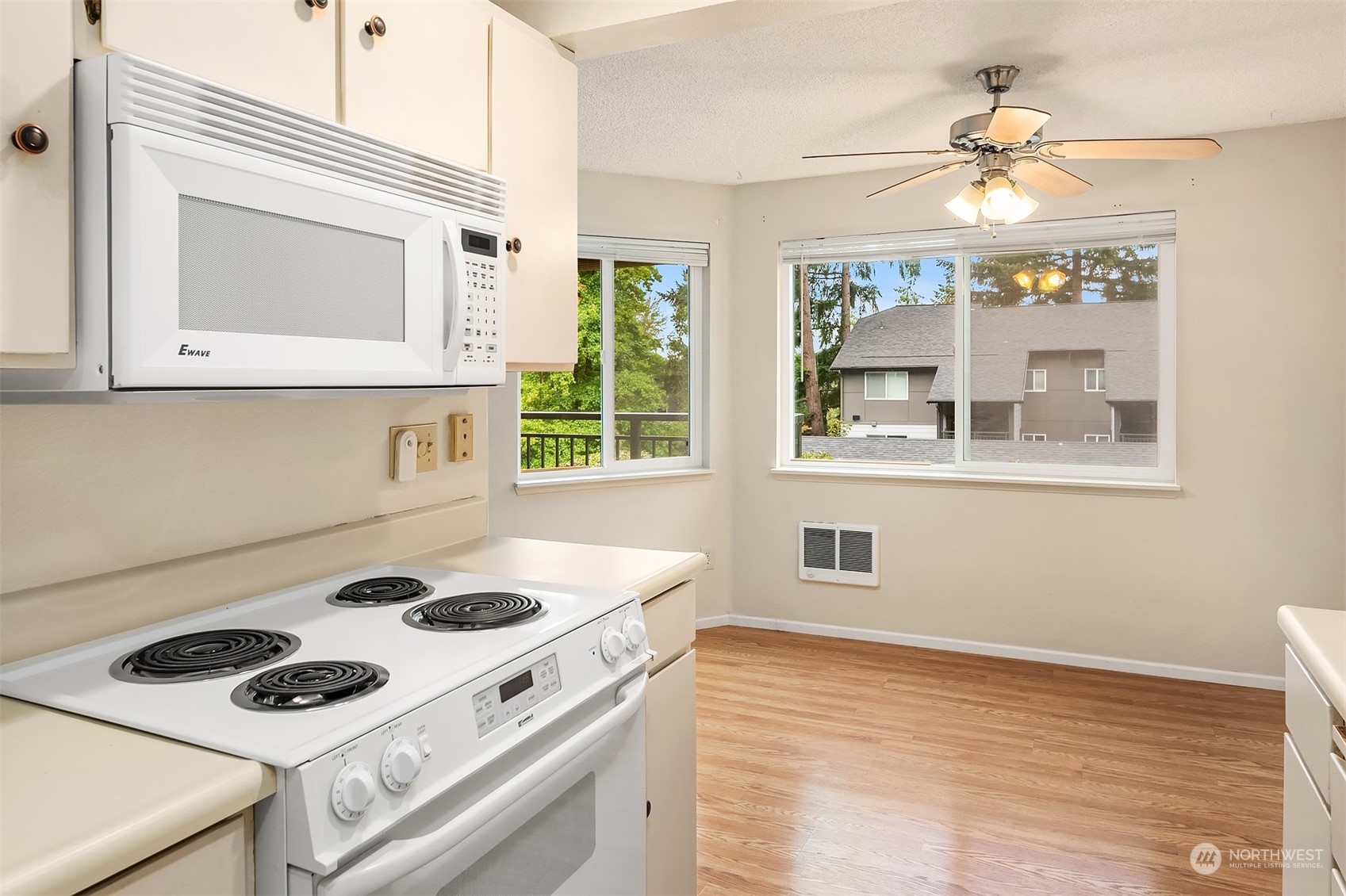 12717 NE 116th Street Unit: D104