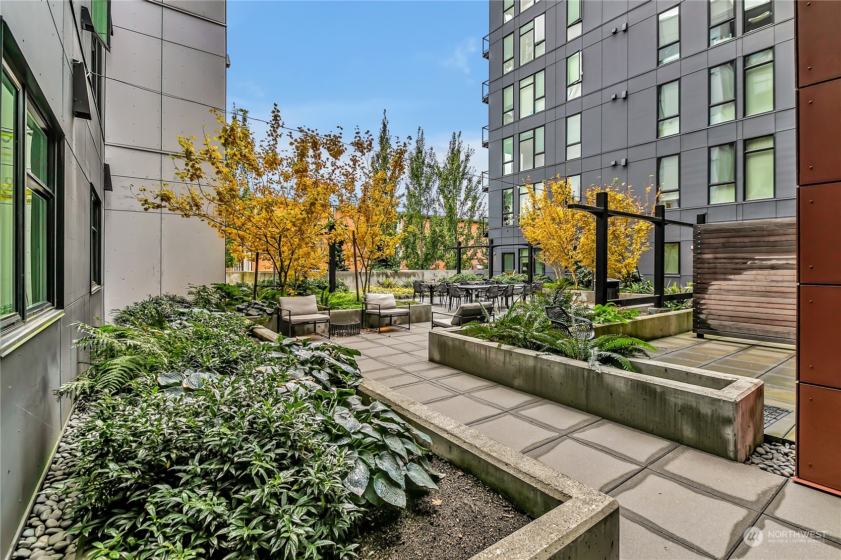 1085 103rd Ave NE Unit: 421