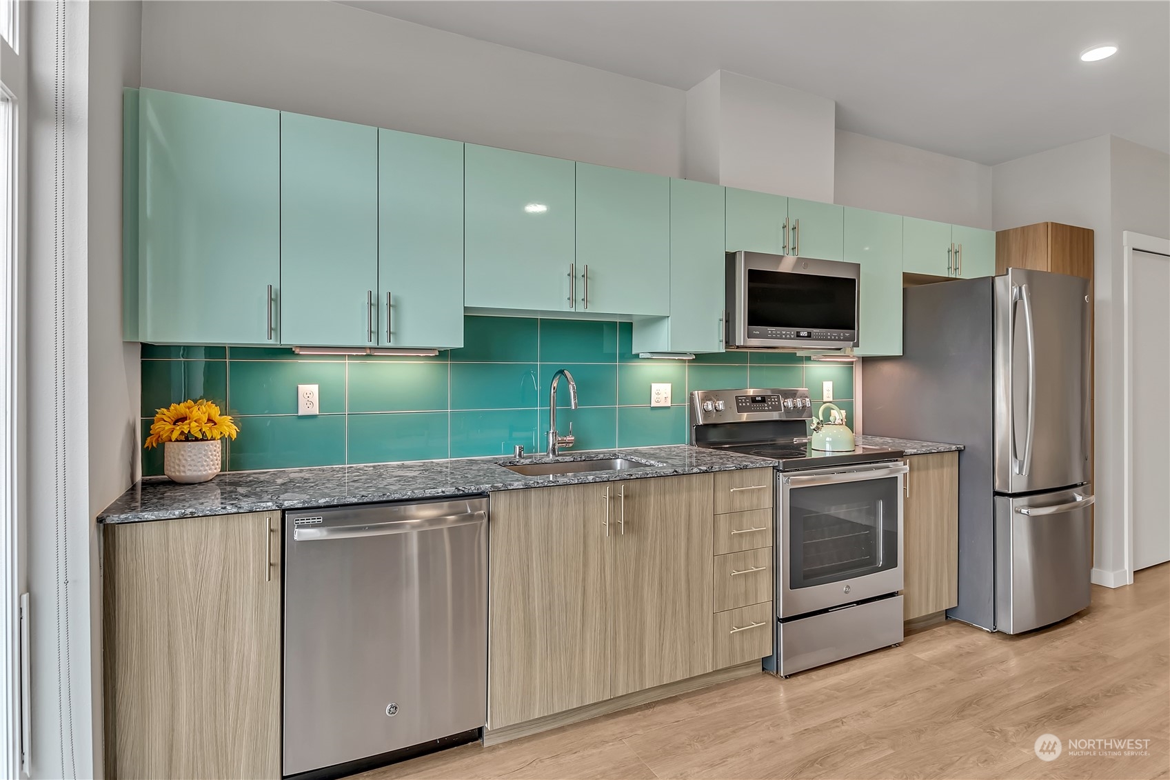 1085 103rd Ave NE Unit: 421
