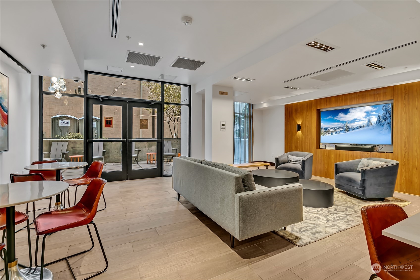 1085 103rd Ave NE Unit: 421