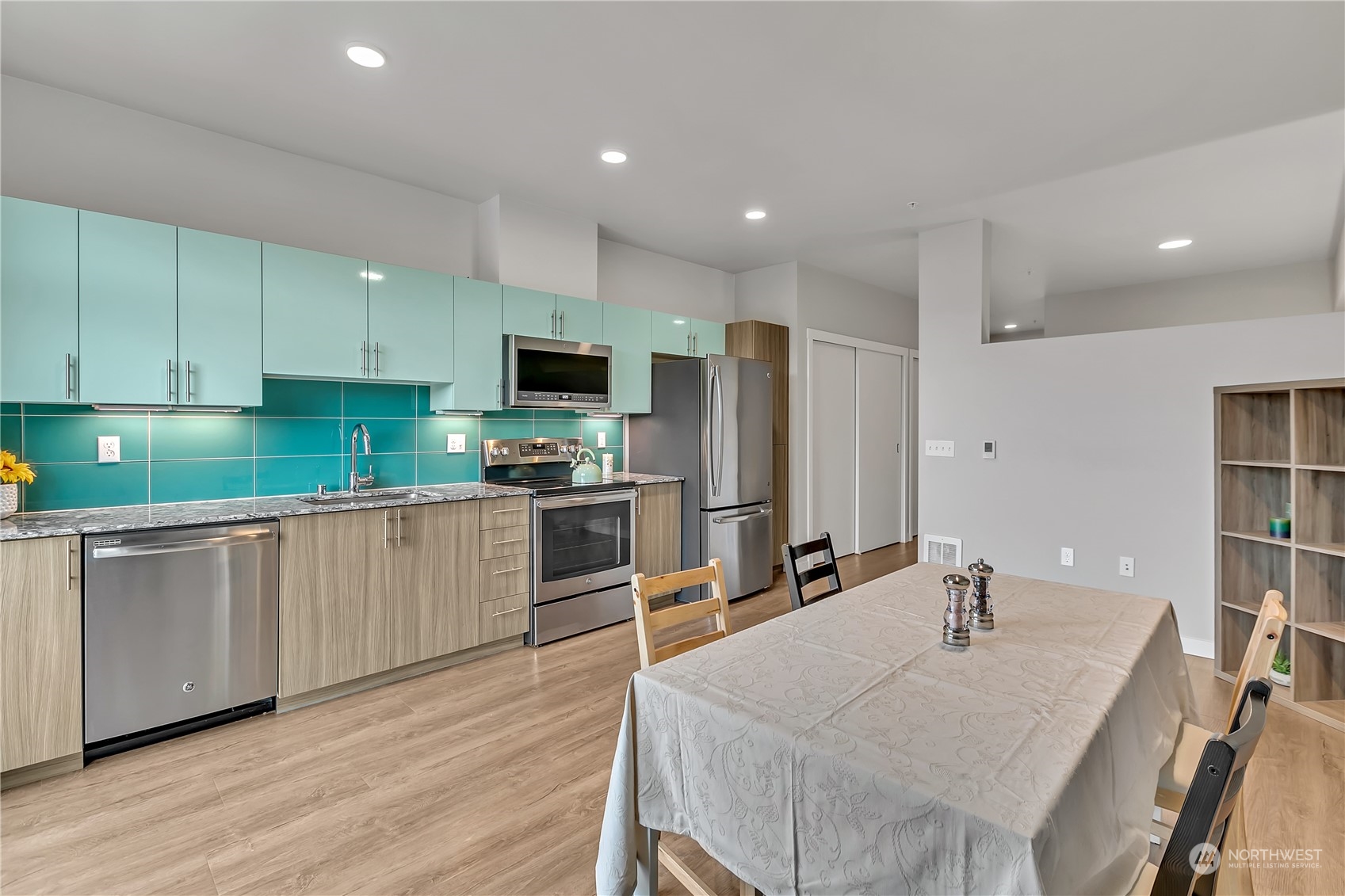1085 103rd Ave NE Unit: 421
