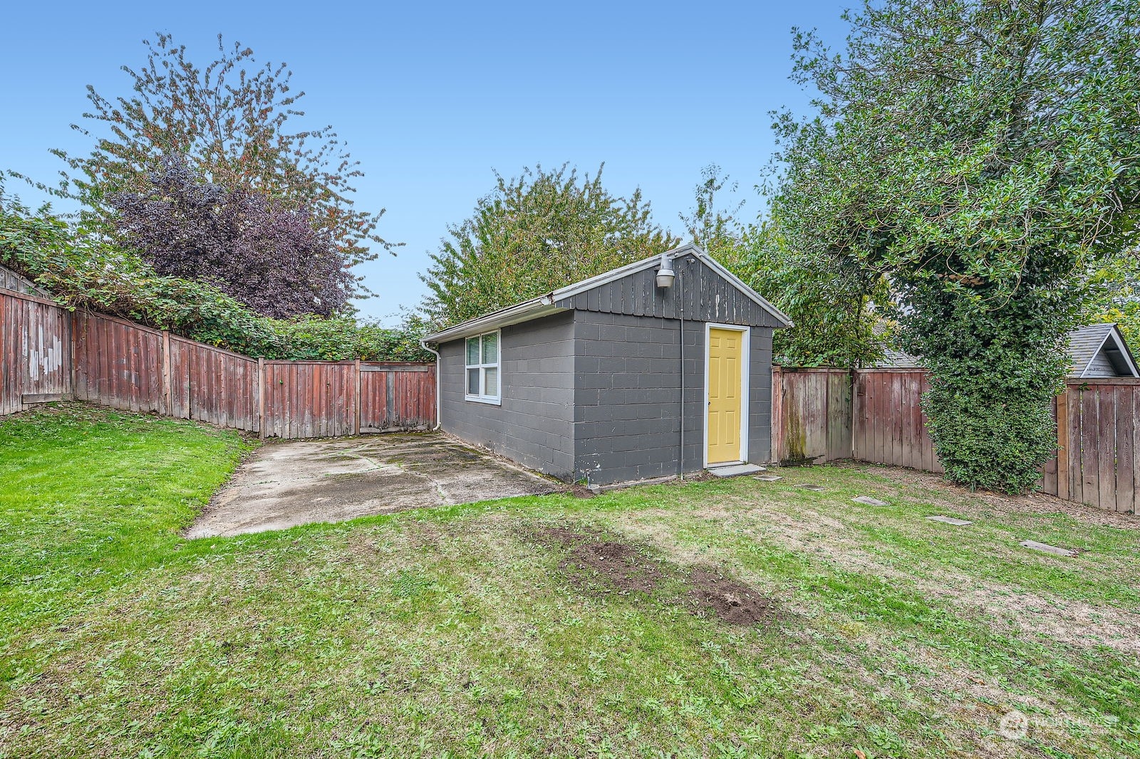 1035 E 47th Street
