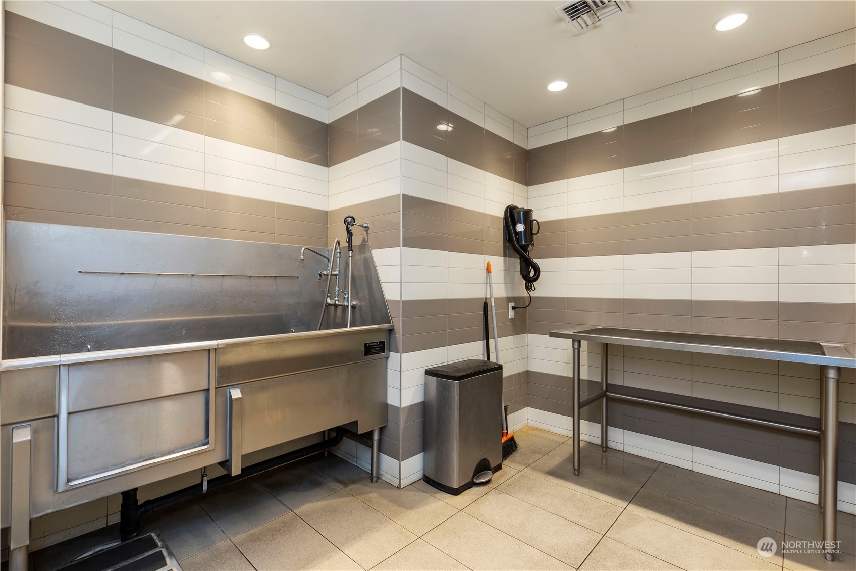 588 Bell Street Unit: 504S