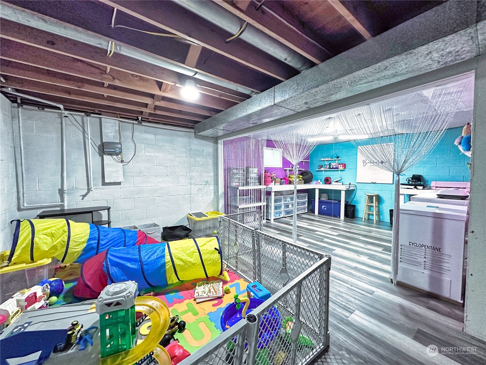 354 Oak Street