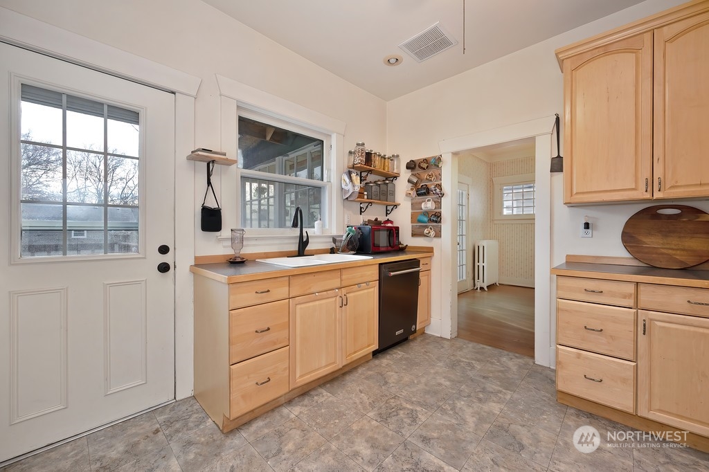 609 W 17th Avenue