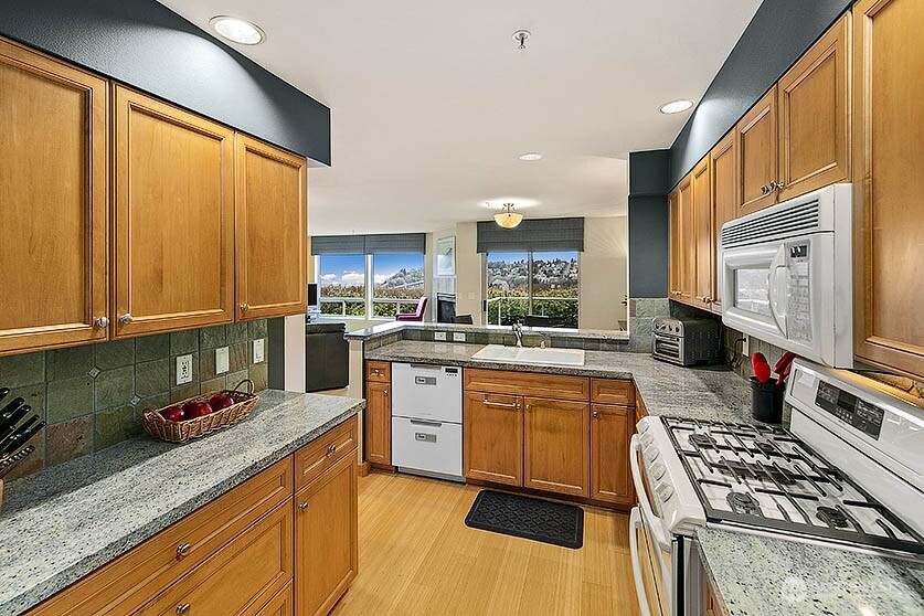 1959 12th Avenue W Unit: 1S