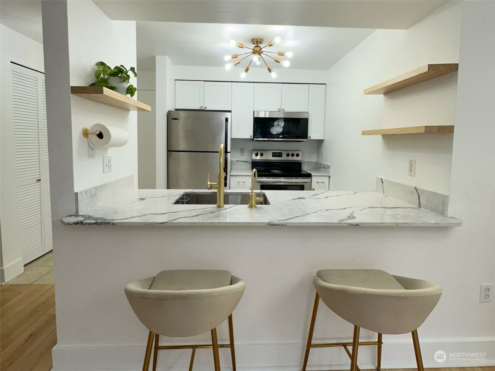 4831 Fauntleroy SW Unit: 107