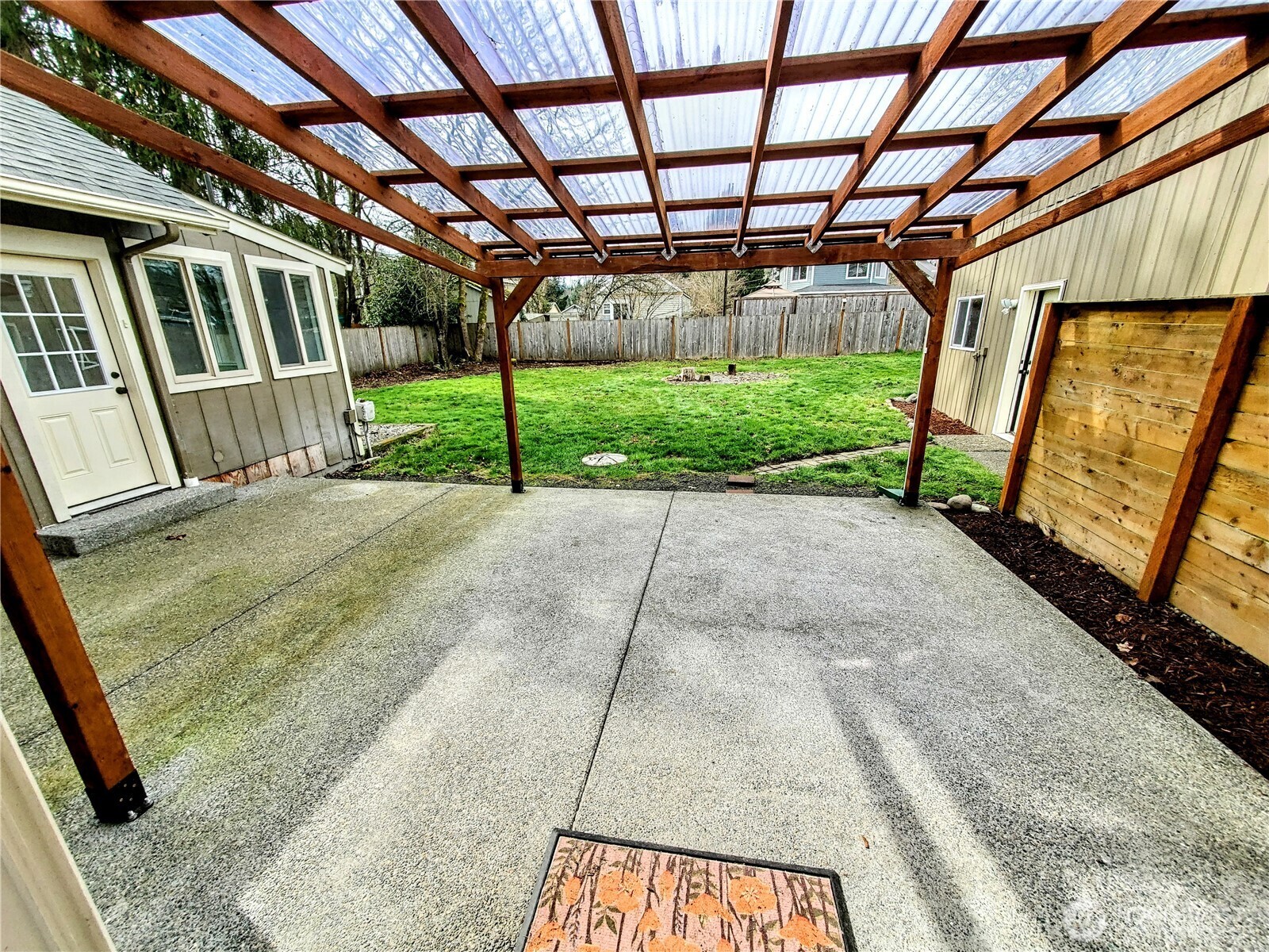 269 McArthur Street S
