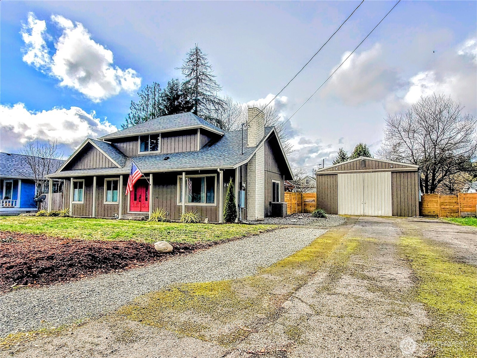 269 McArthur Street S