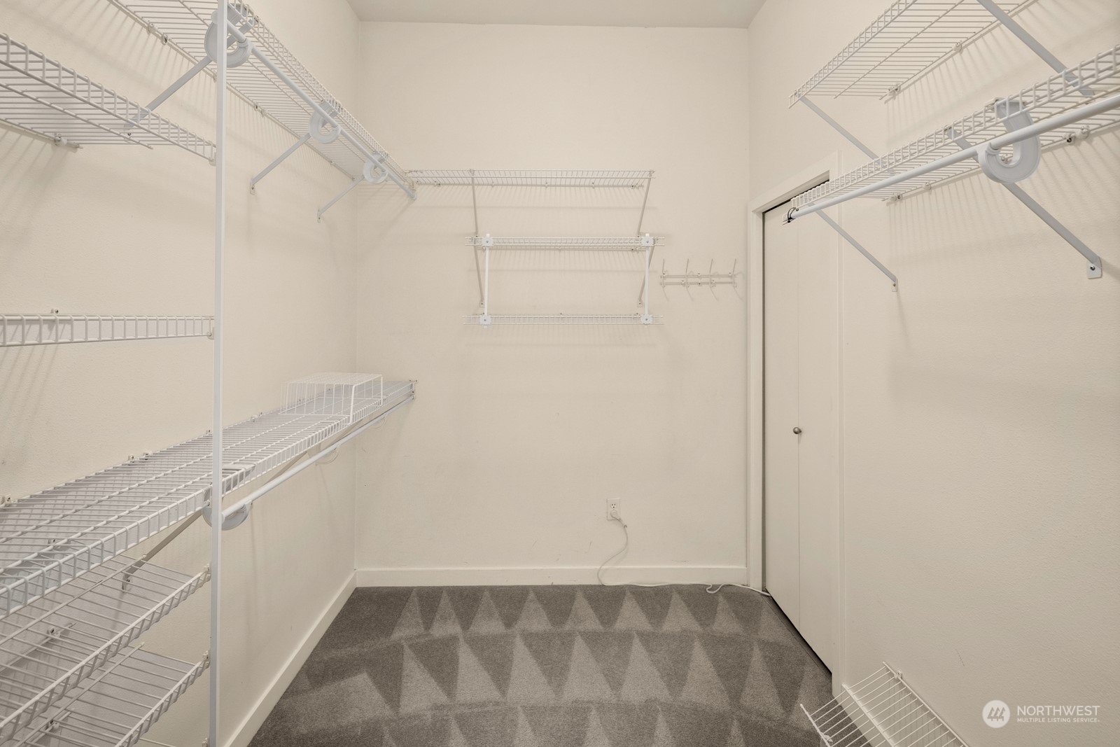 521 7th Avenue Unit: 103