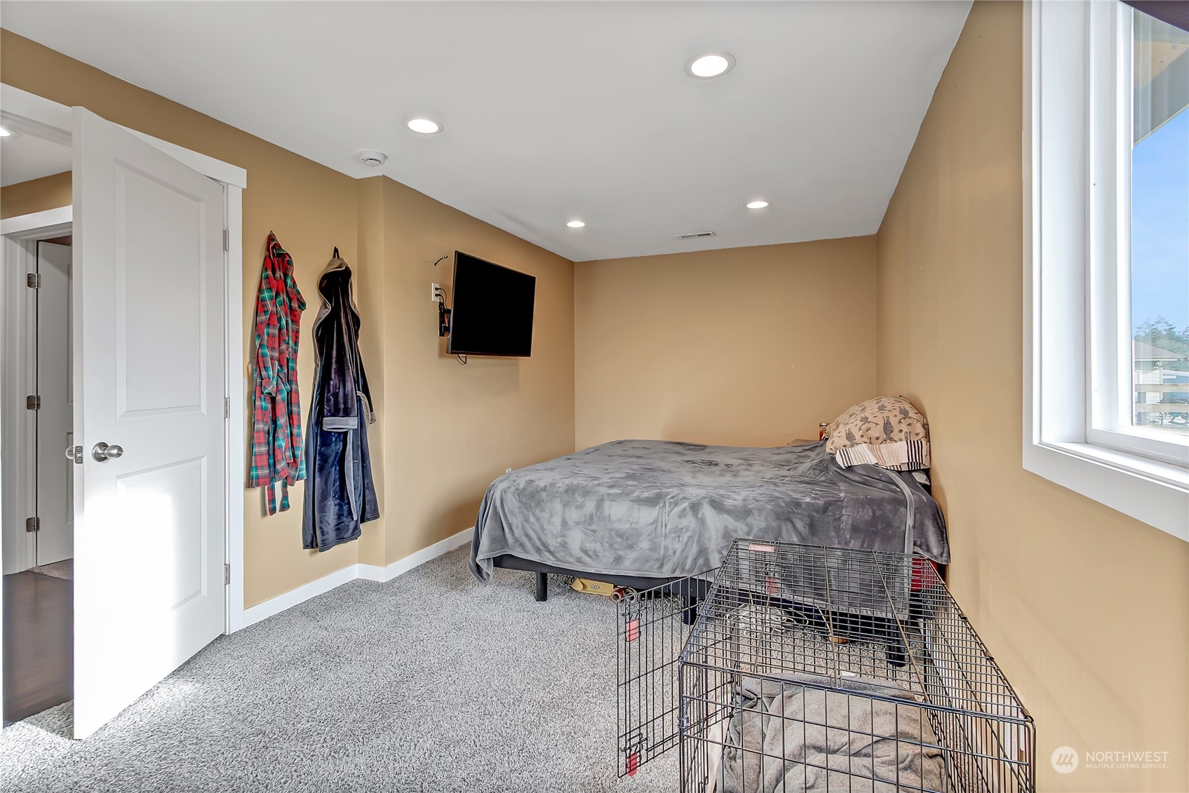 5138 Mathias Road E