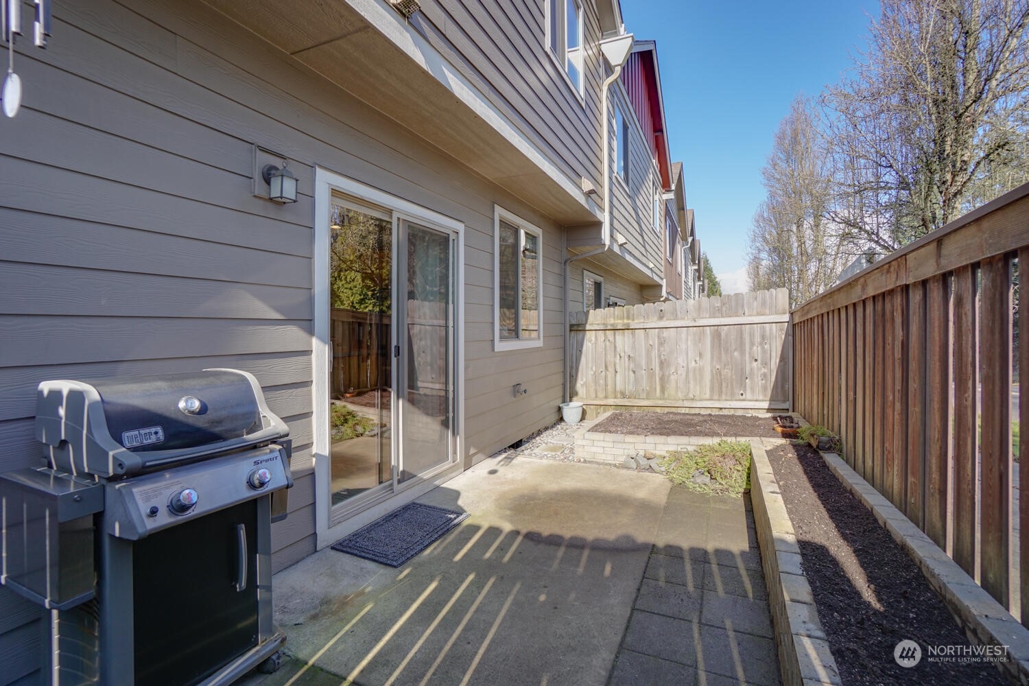 158 N 44th Place