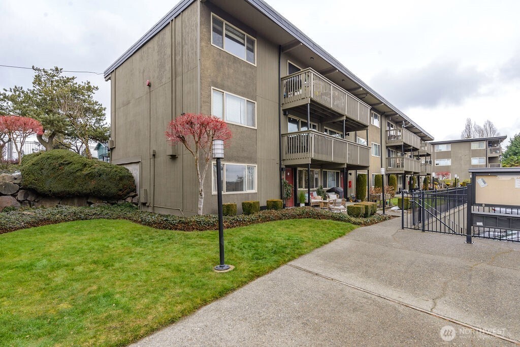 1102 S 27th Street Unit: C105