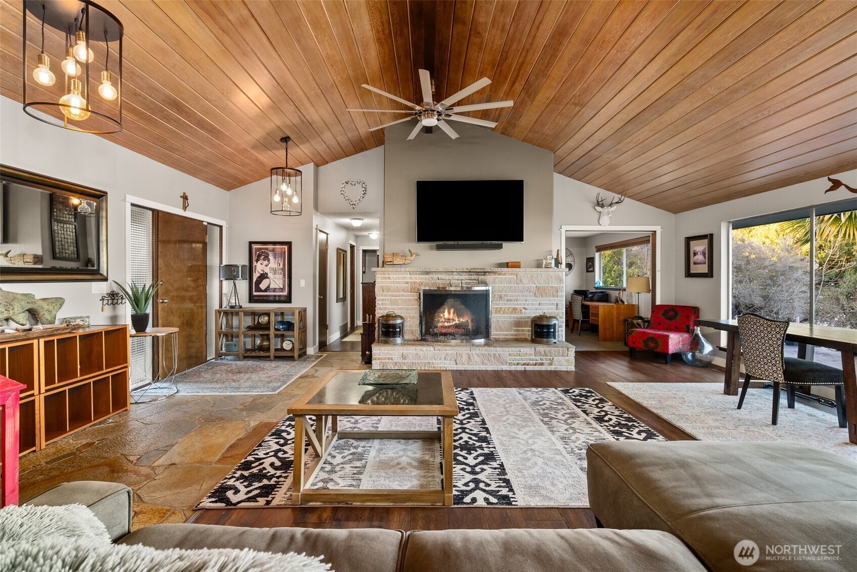 7065 Grandview Place