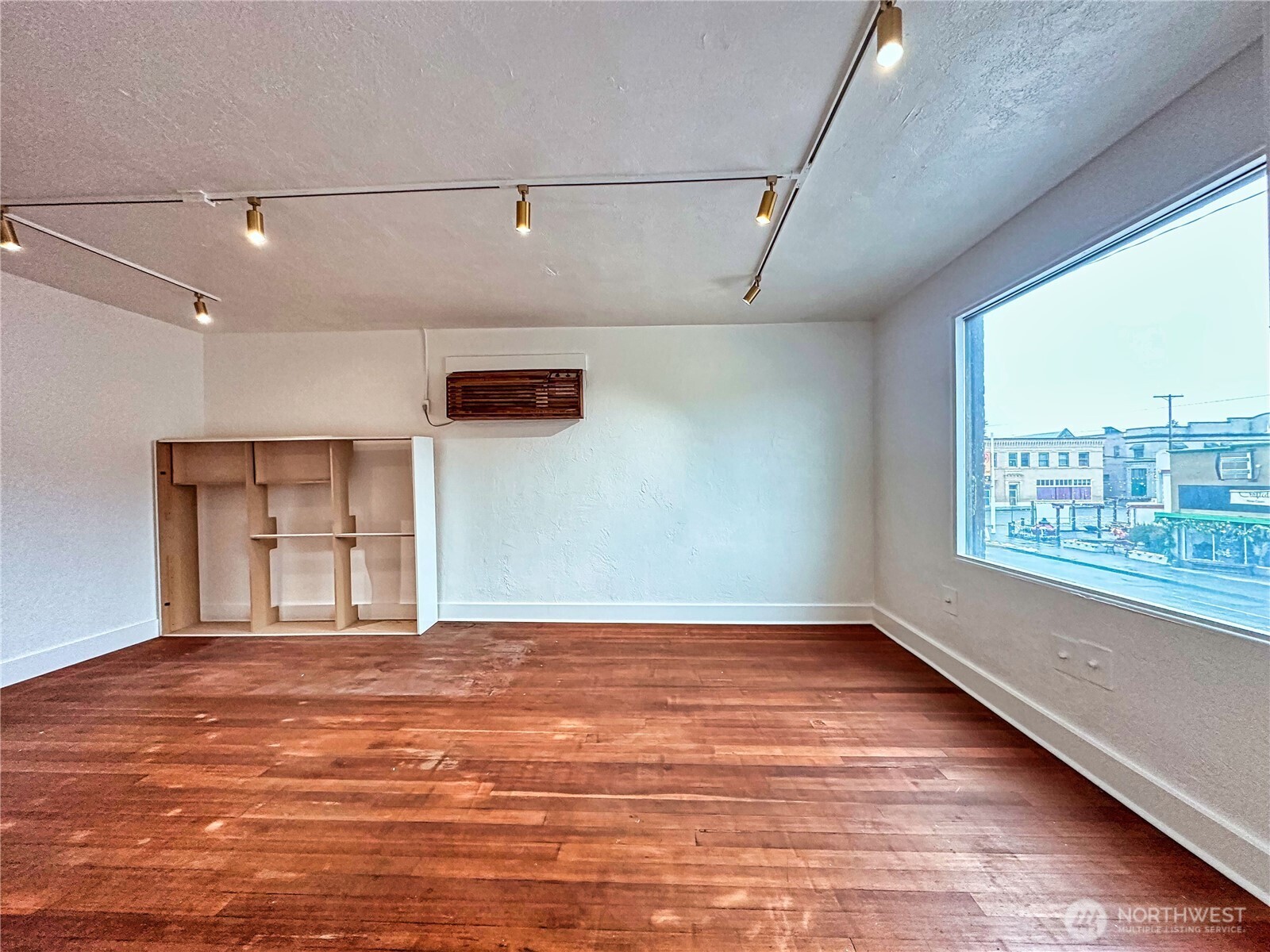 111 2nd Avenue S
