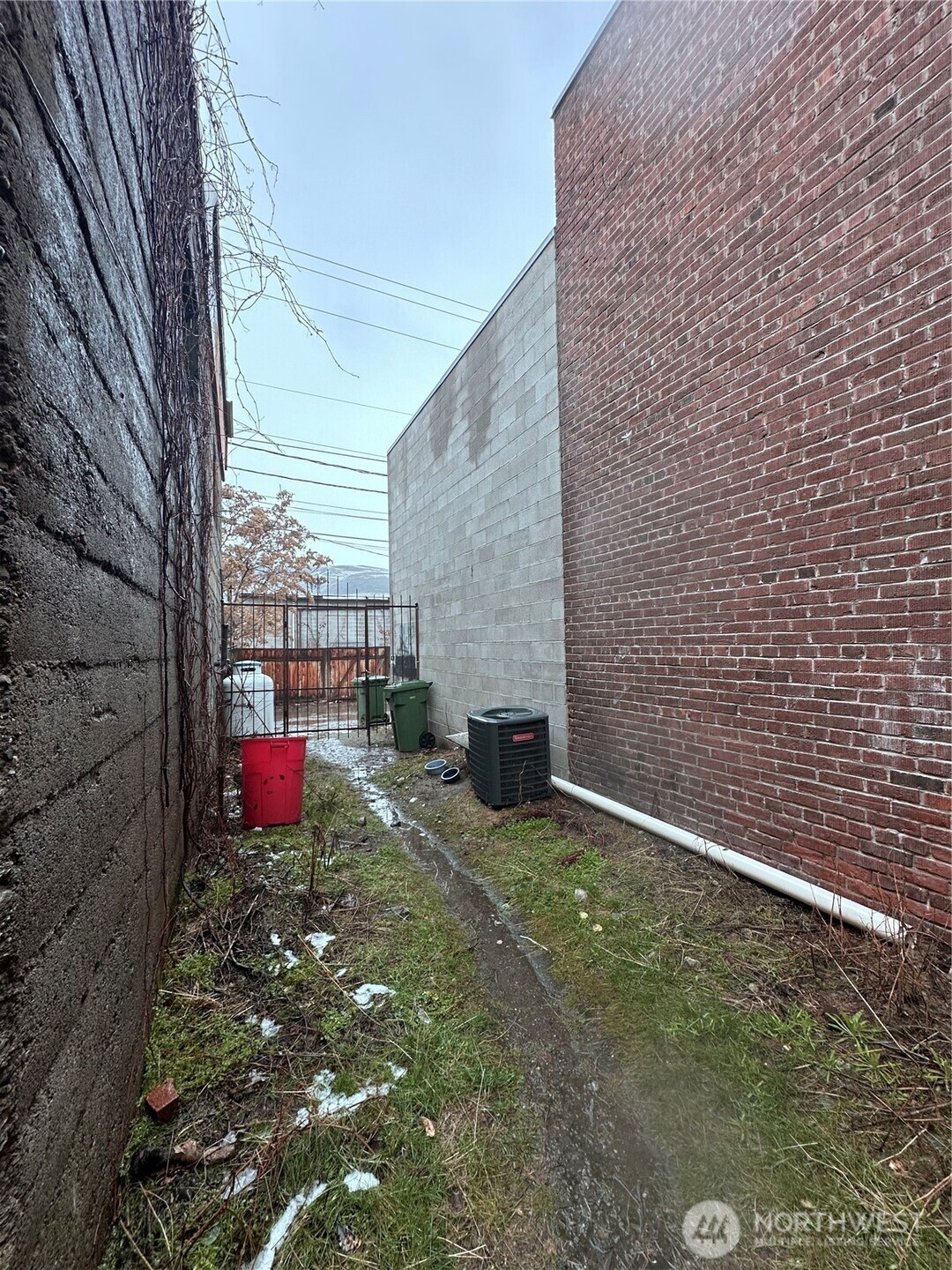 111 2nd Avenue S