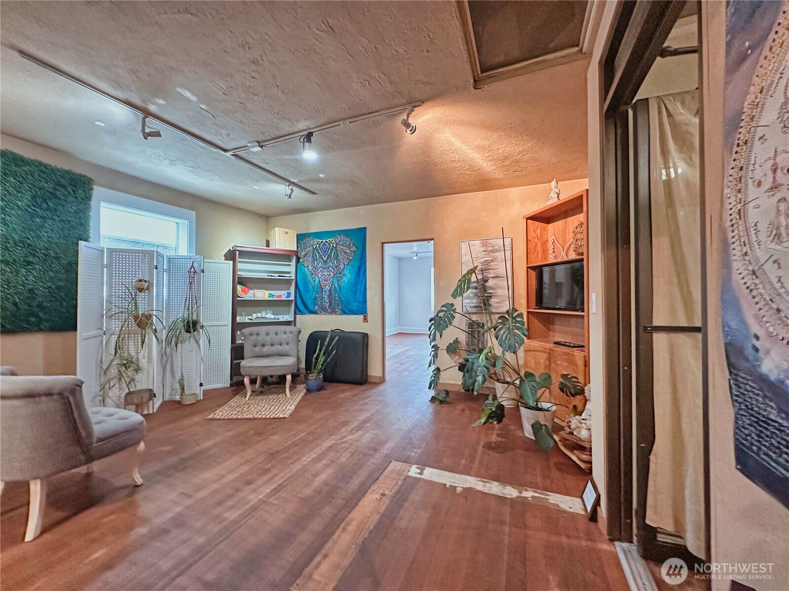 111 2nd Avenue S
