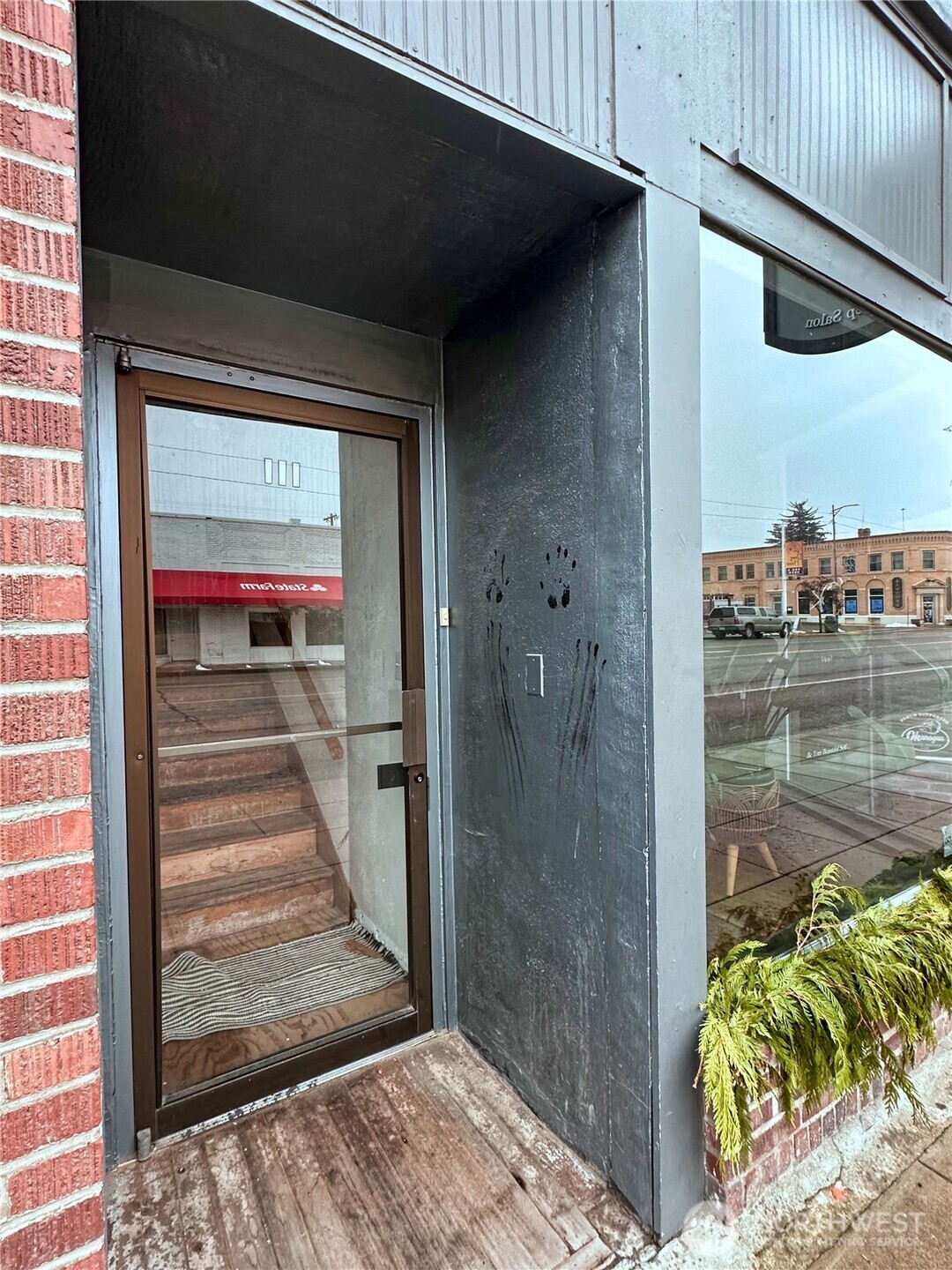 111 2nd Avenue S