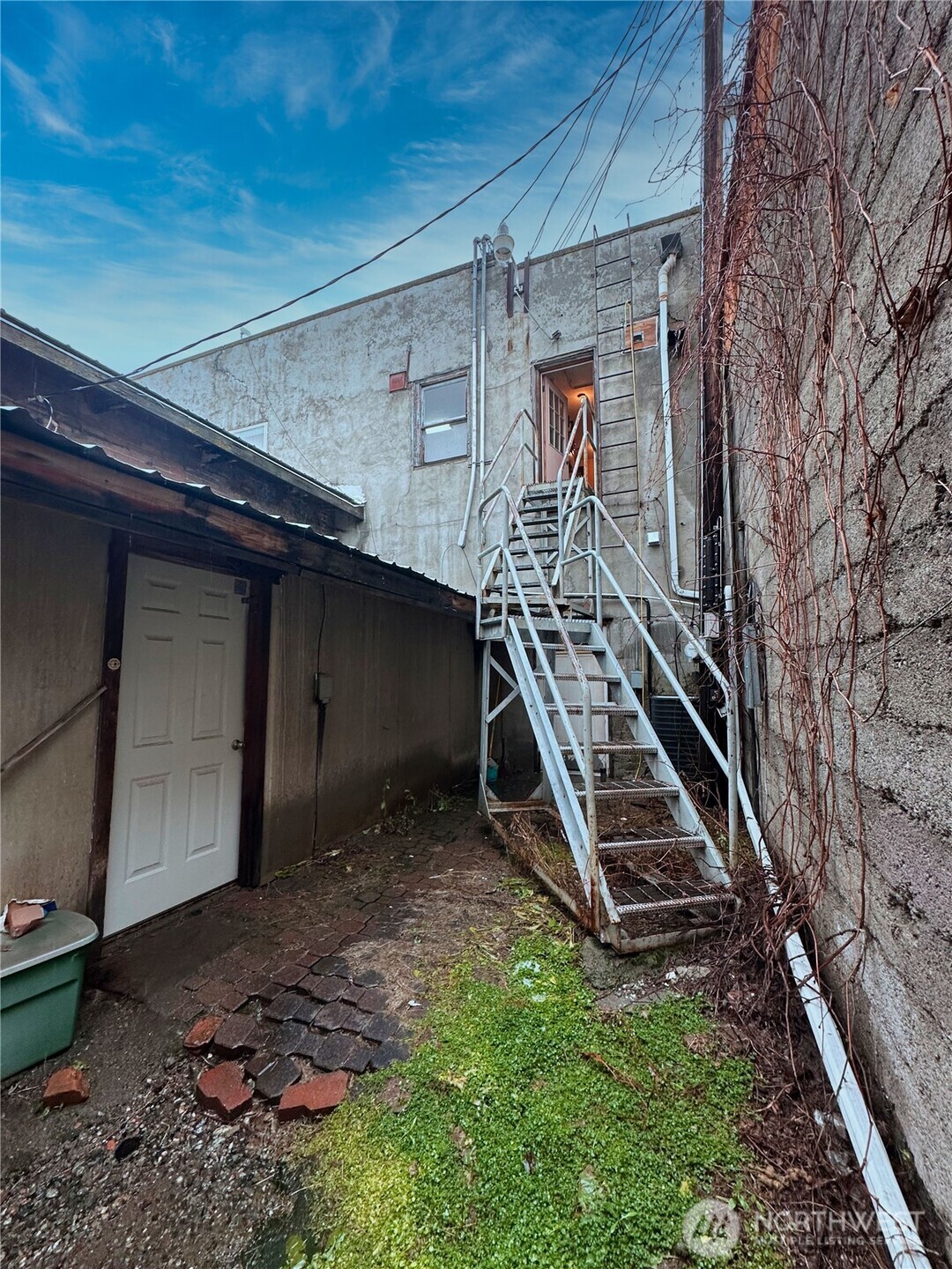 111 2nd Avenue S