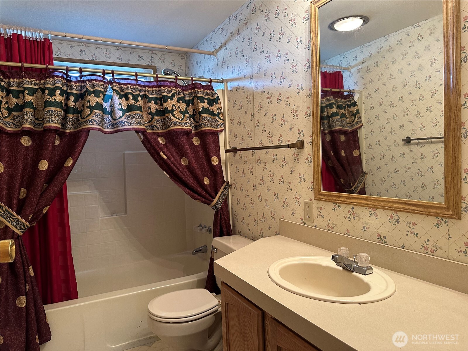 1313 W Cota Street Unit: 32