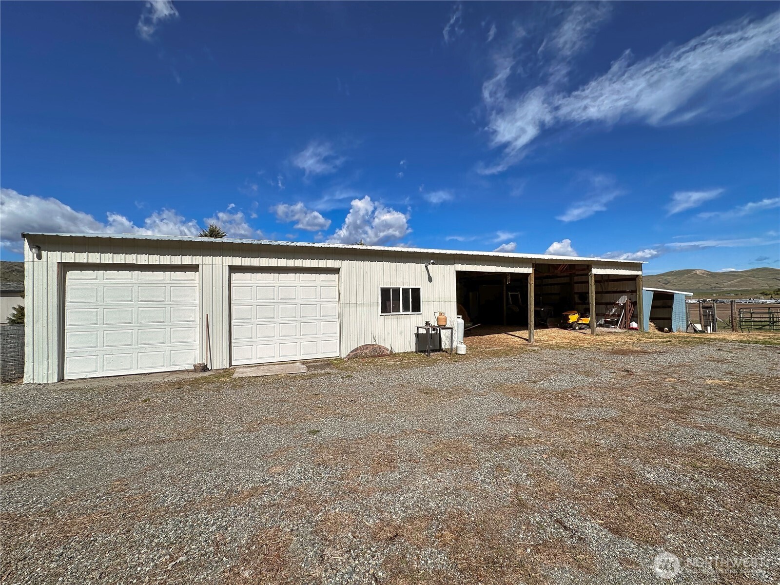 1906 N Pine Creek Road