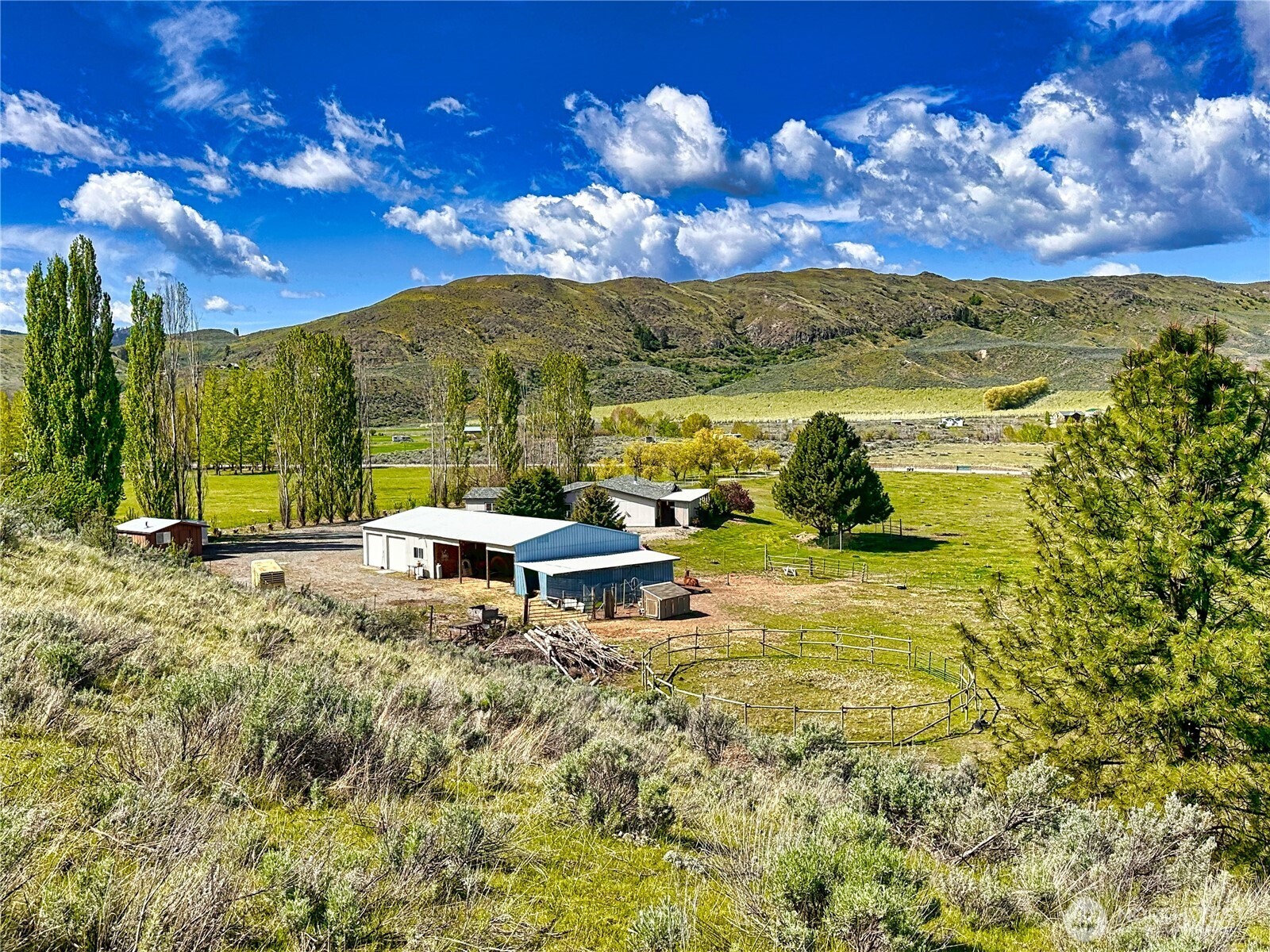 1906 N Pine Creek Road