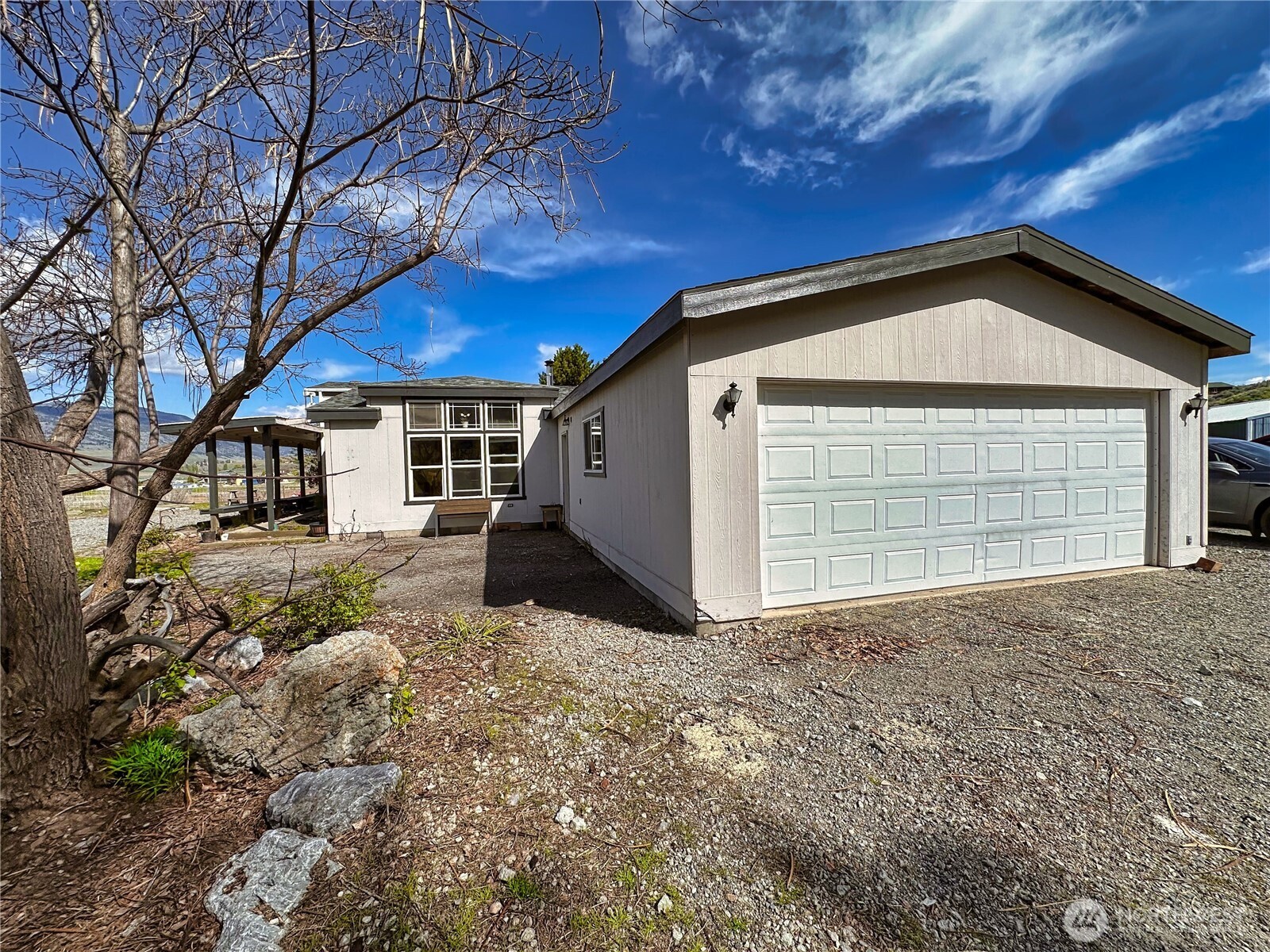 1906 N Pine Creek Road