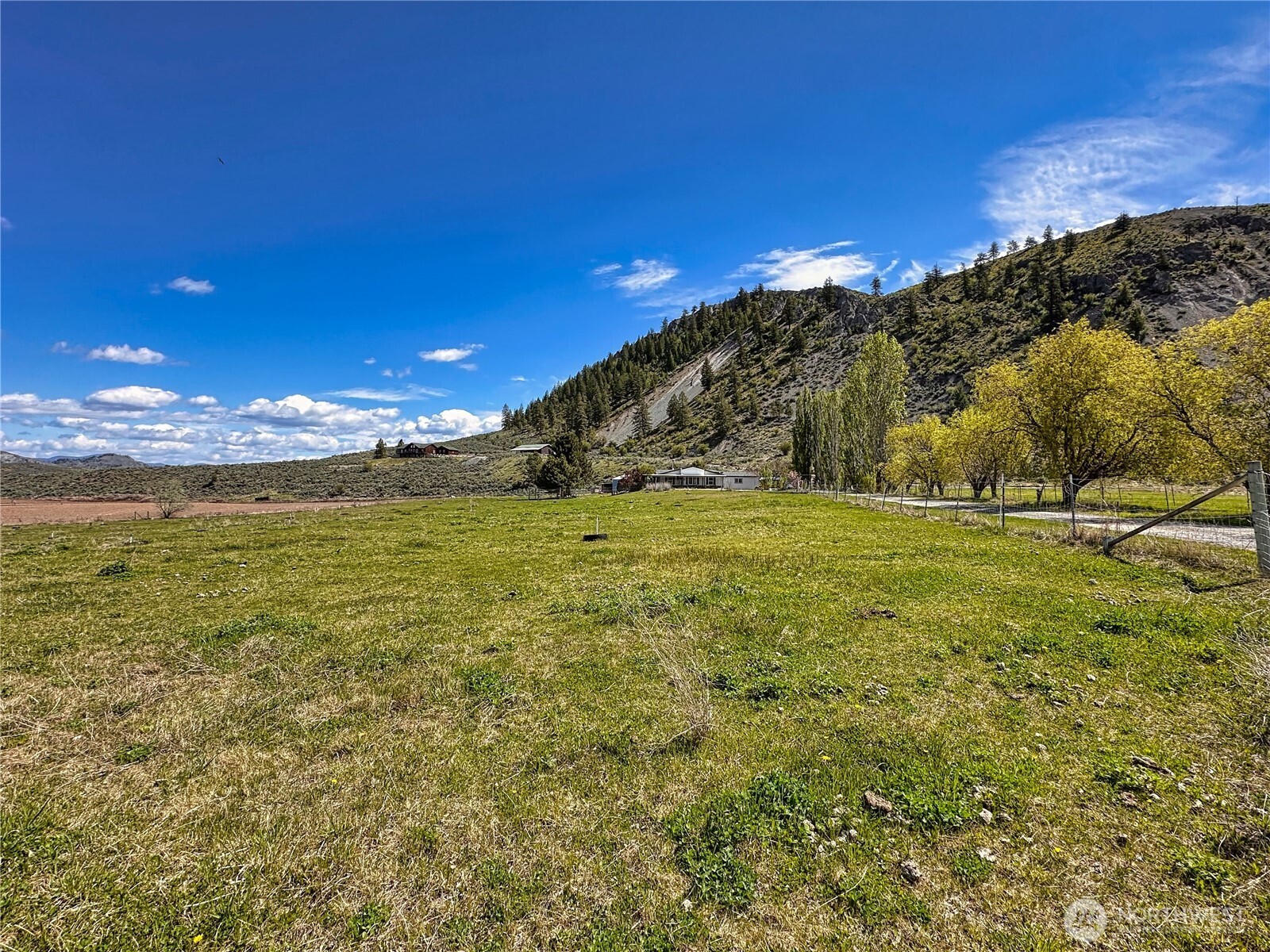 1906 N Pine Creek Road