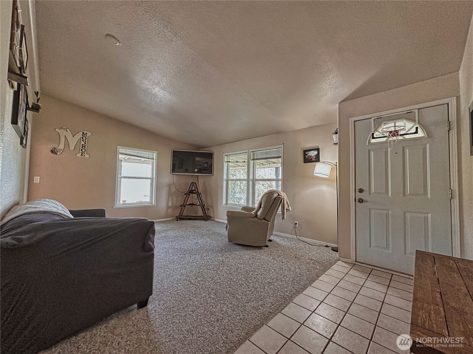 1906 N Pine Creek Road