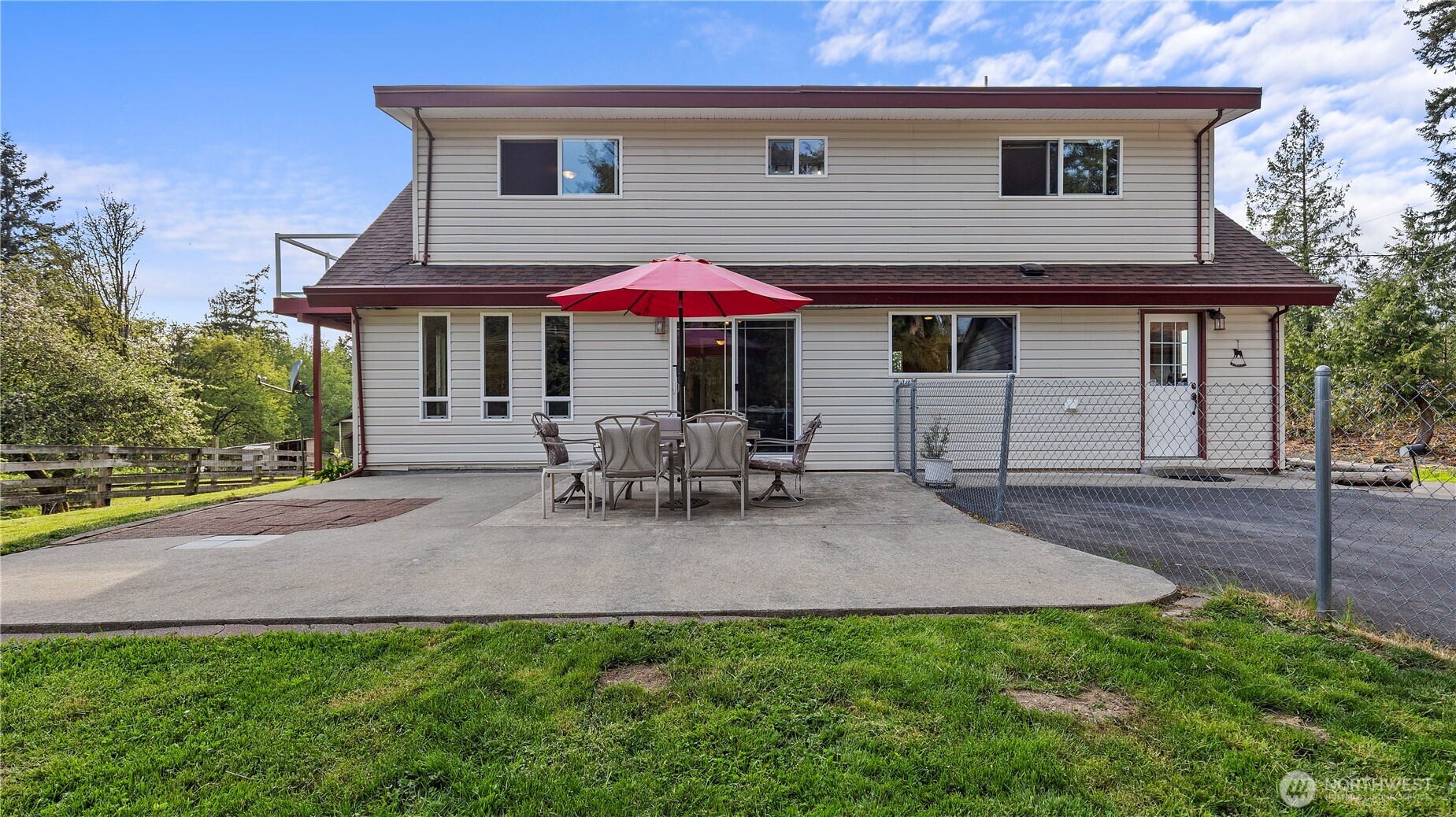 7920 24th Street NE