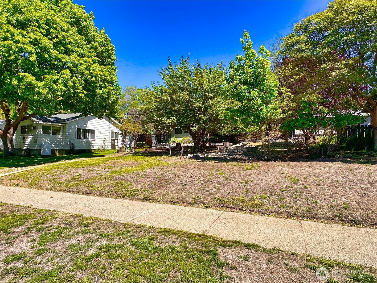 605 Aspen Street