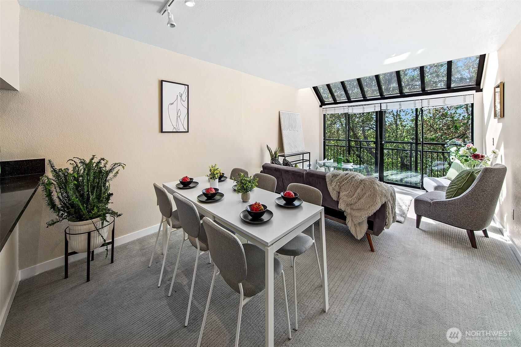 275 W Roy Street Unit: 415