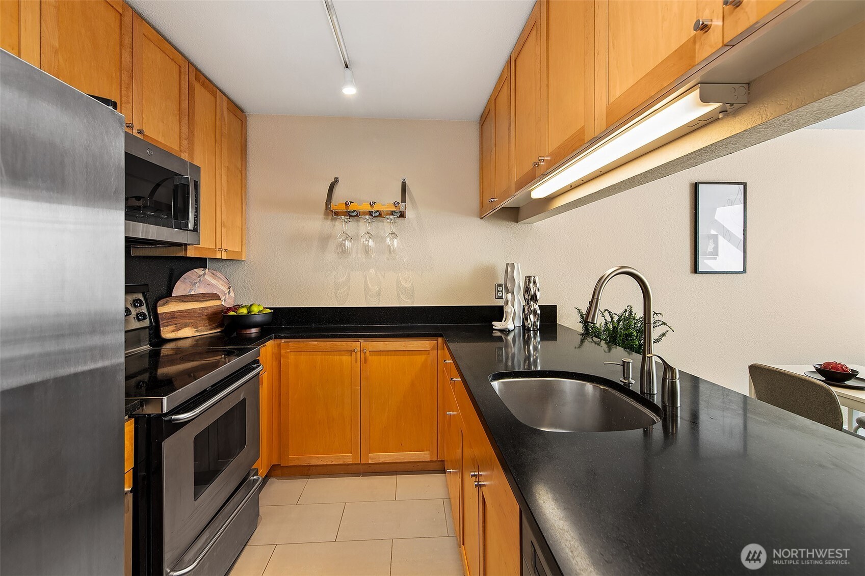 275 W Roy Street Unit: 415