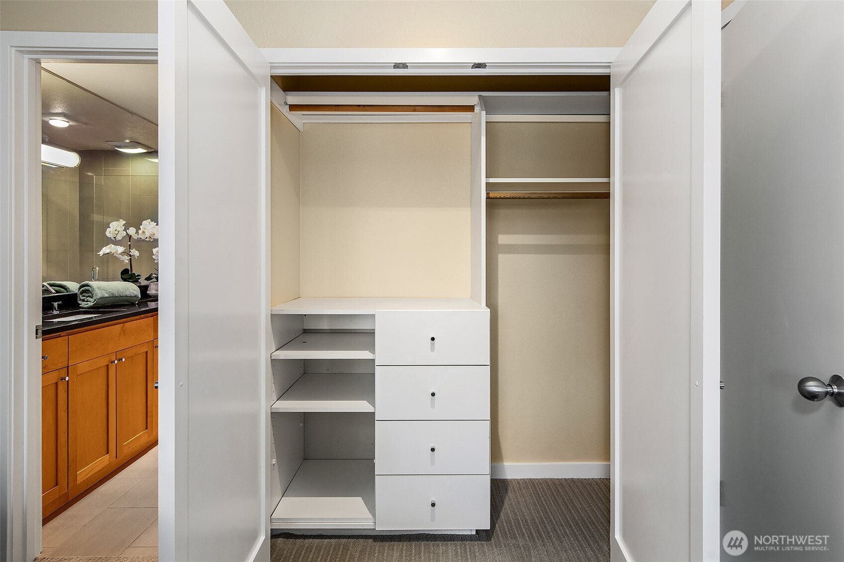 275 W Roy Street Unit: 415