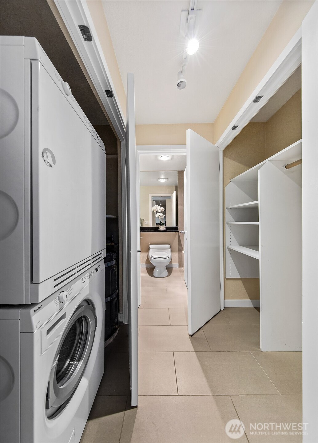 275 W Roy Street Unit: 415