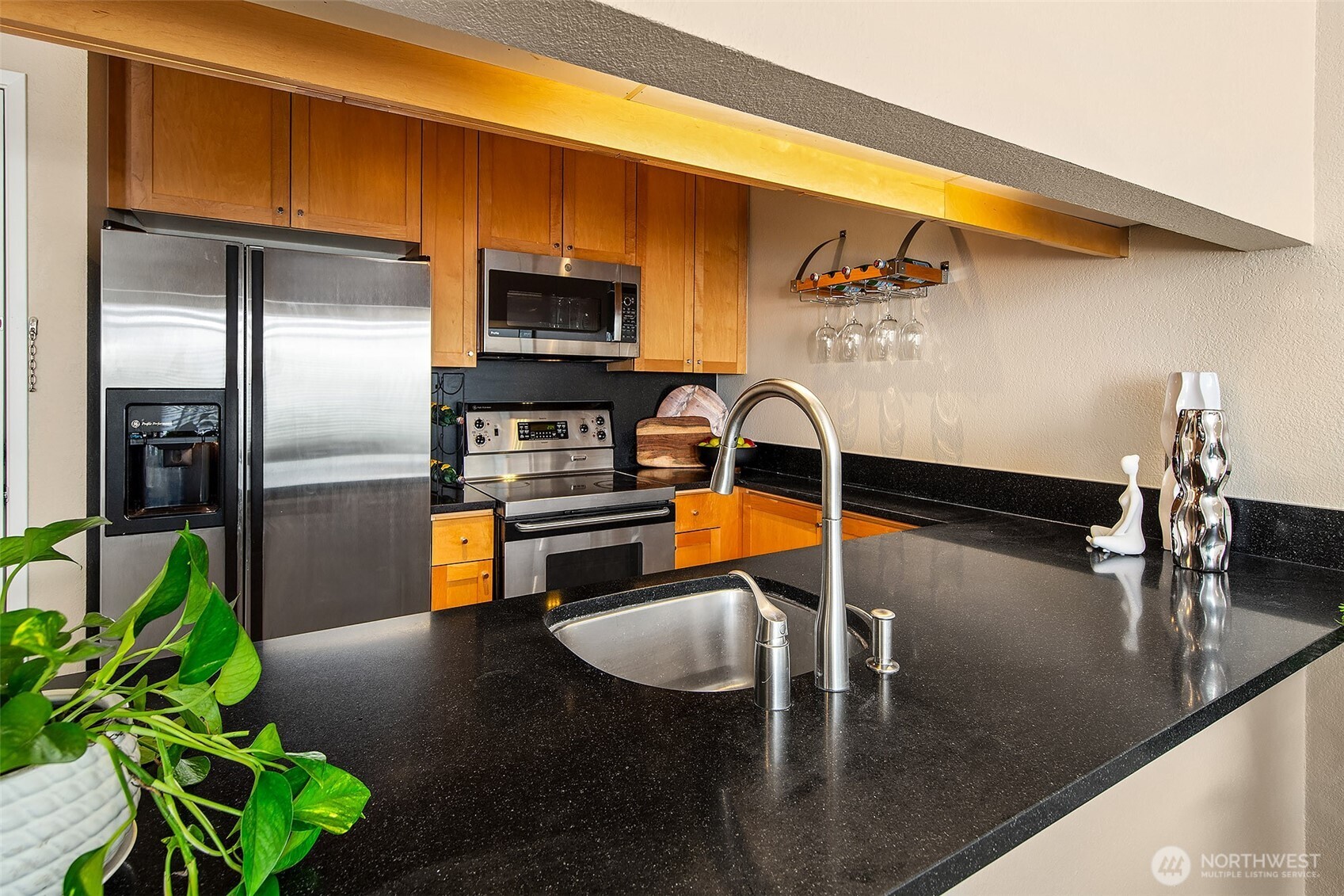 275 W Roy Street Unit: 415