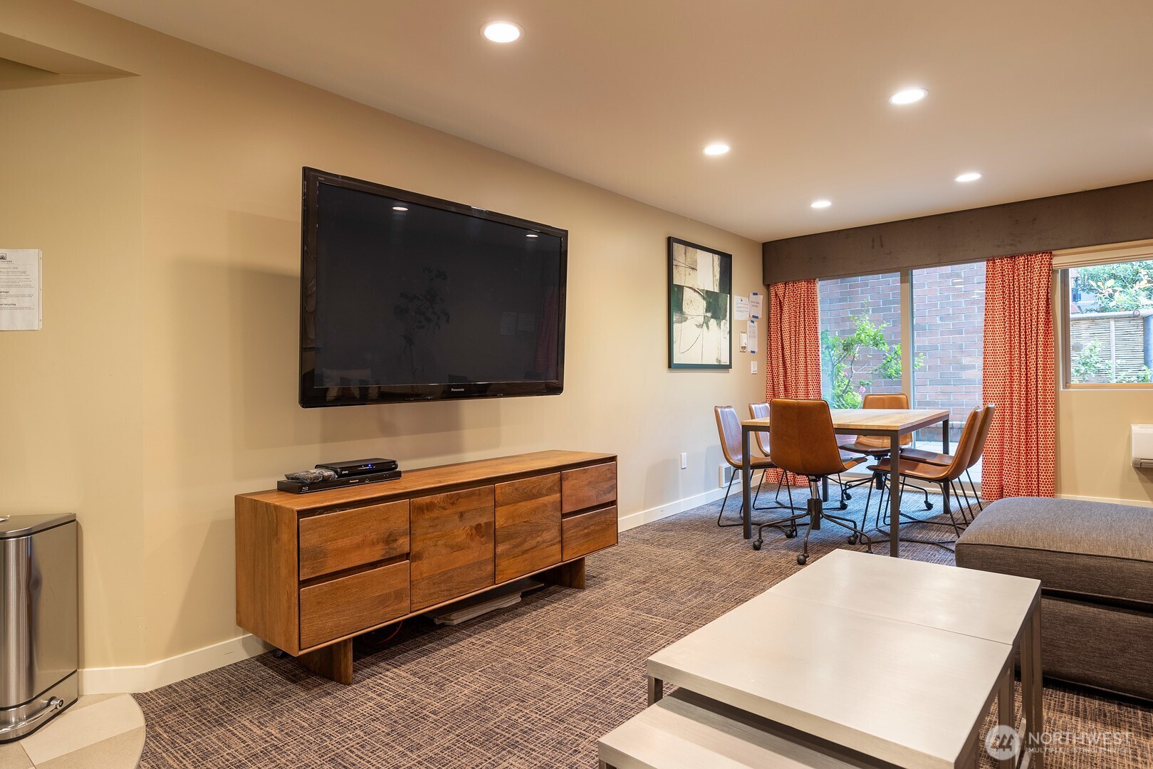 275 W Roy Street Unit: 415