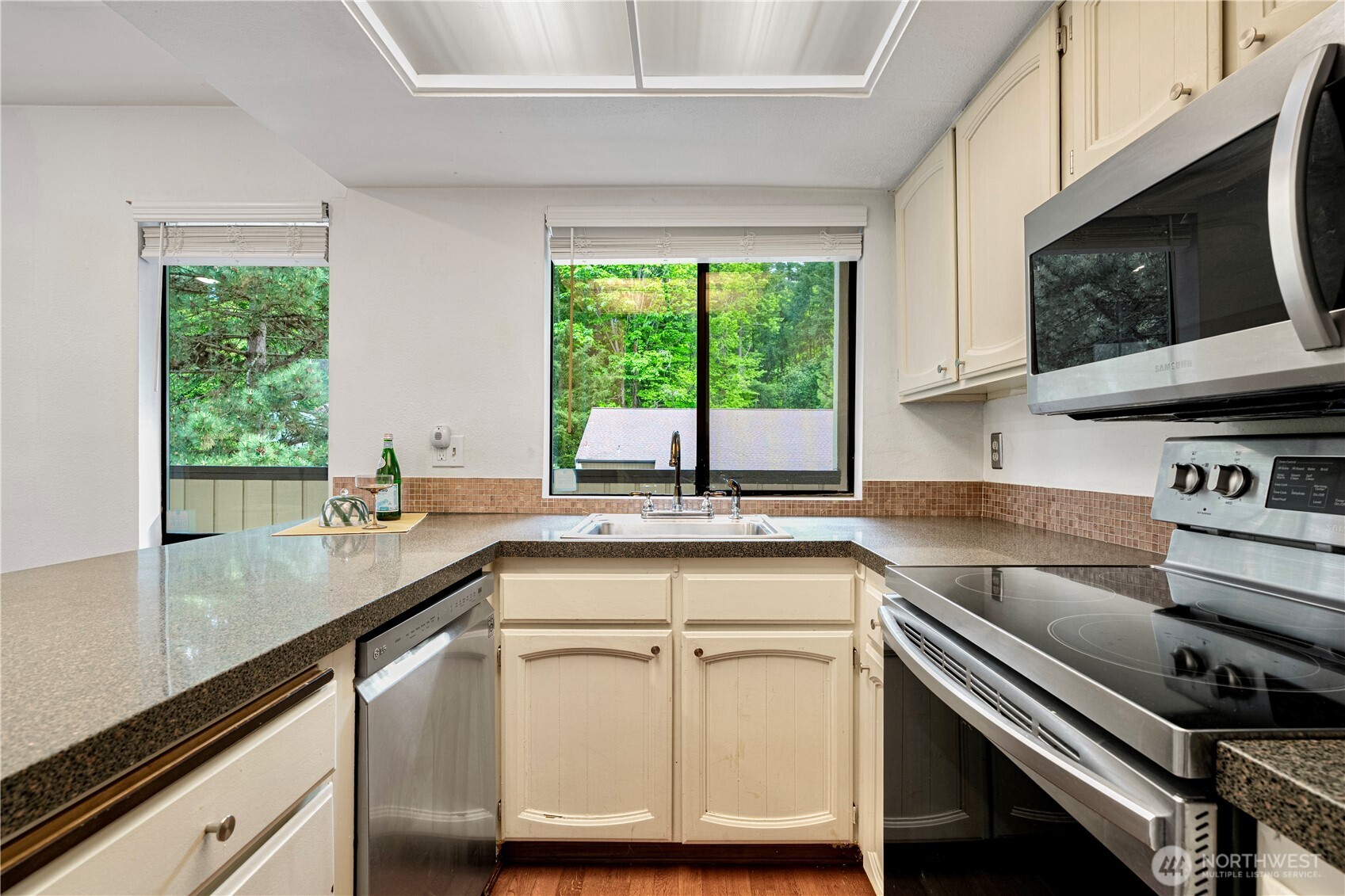 10819 NE 37th Place Unit: 332