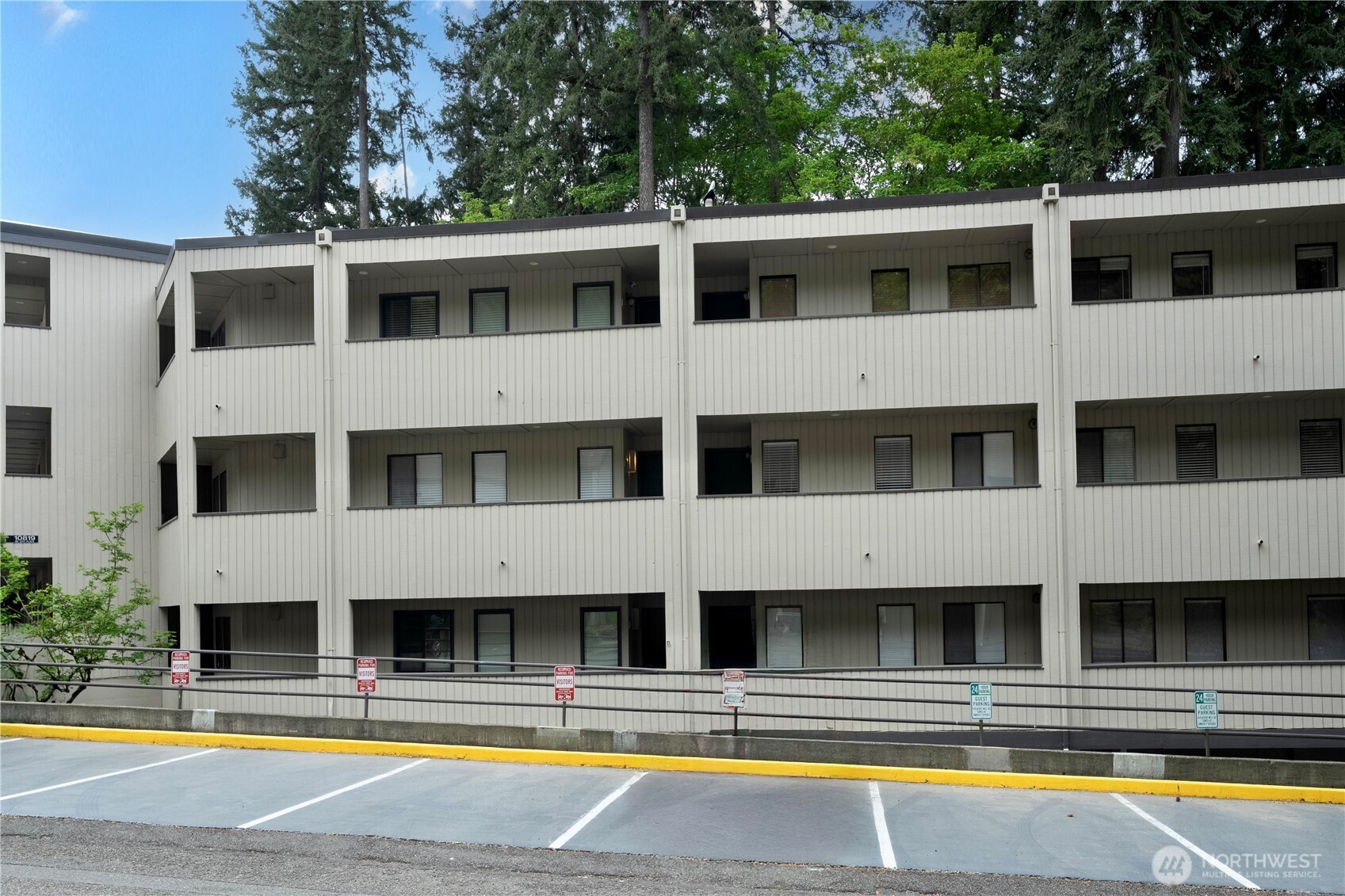 10819 NE 37th Place Unit: 332