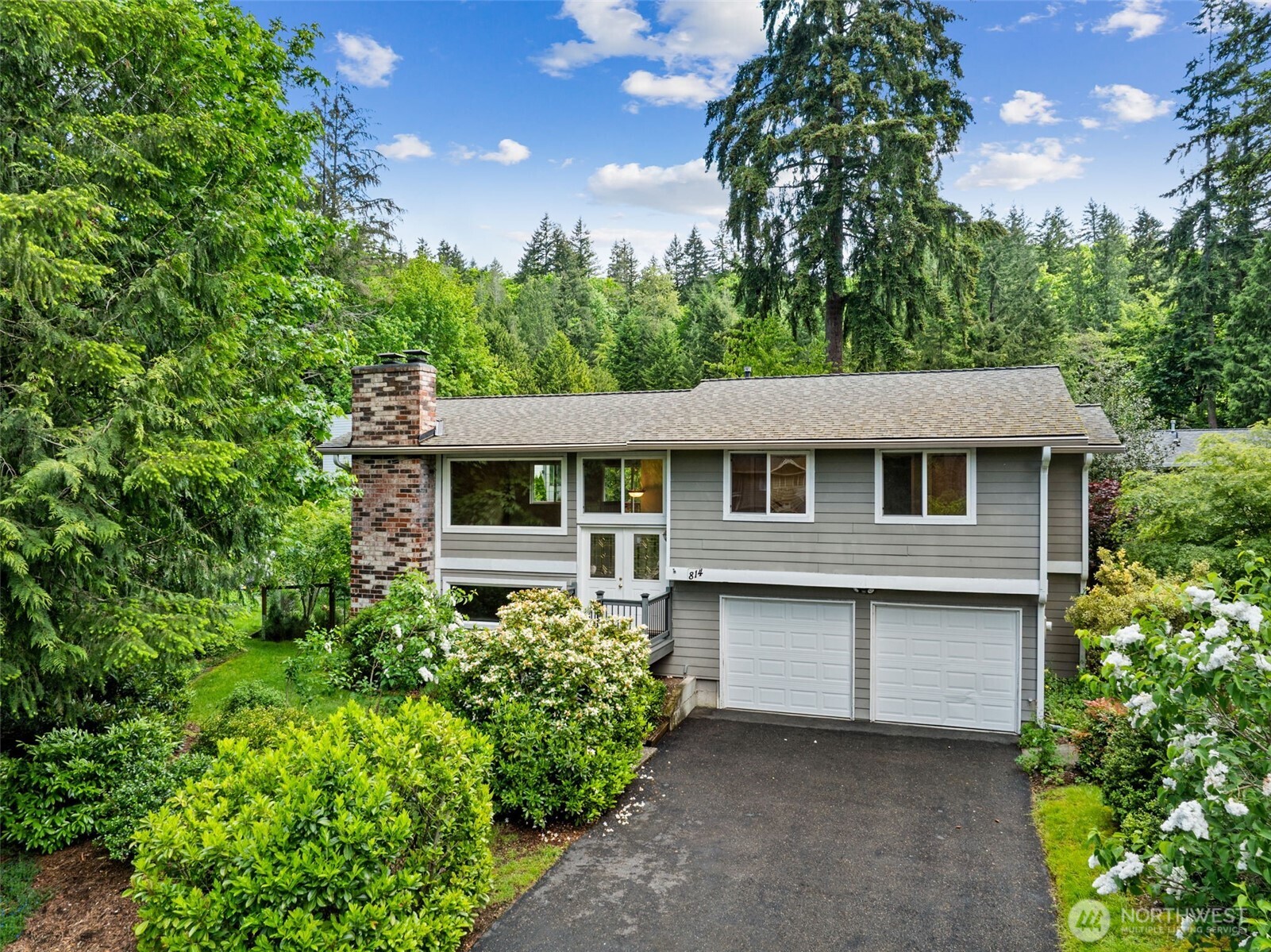 814 217th Pl NE