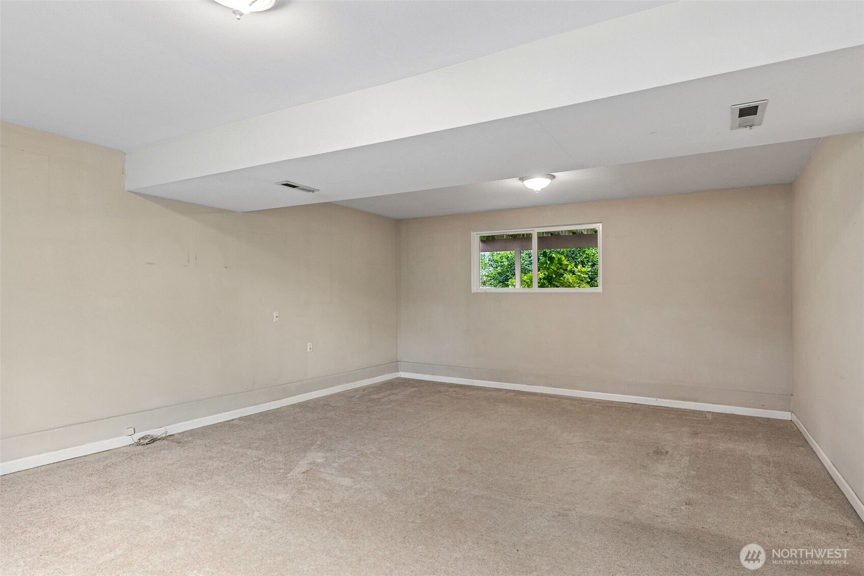 814 217th Pl NE