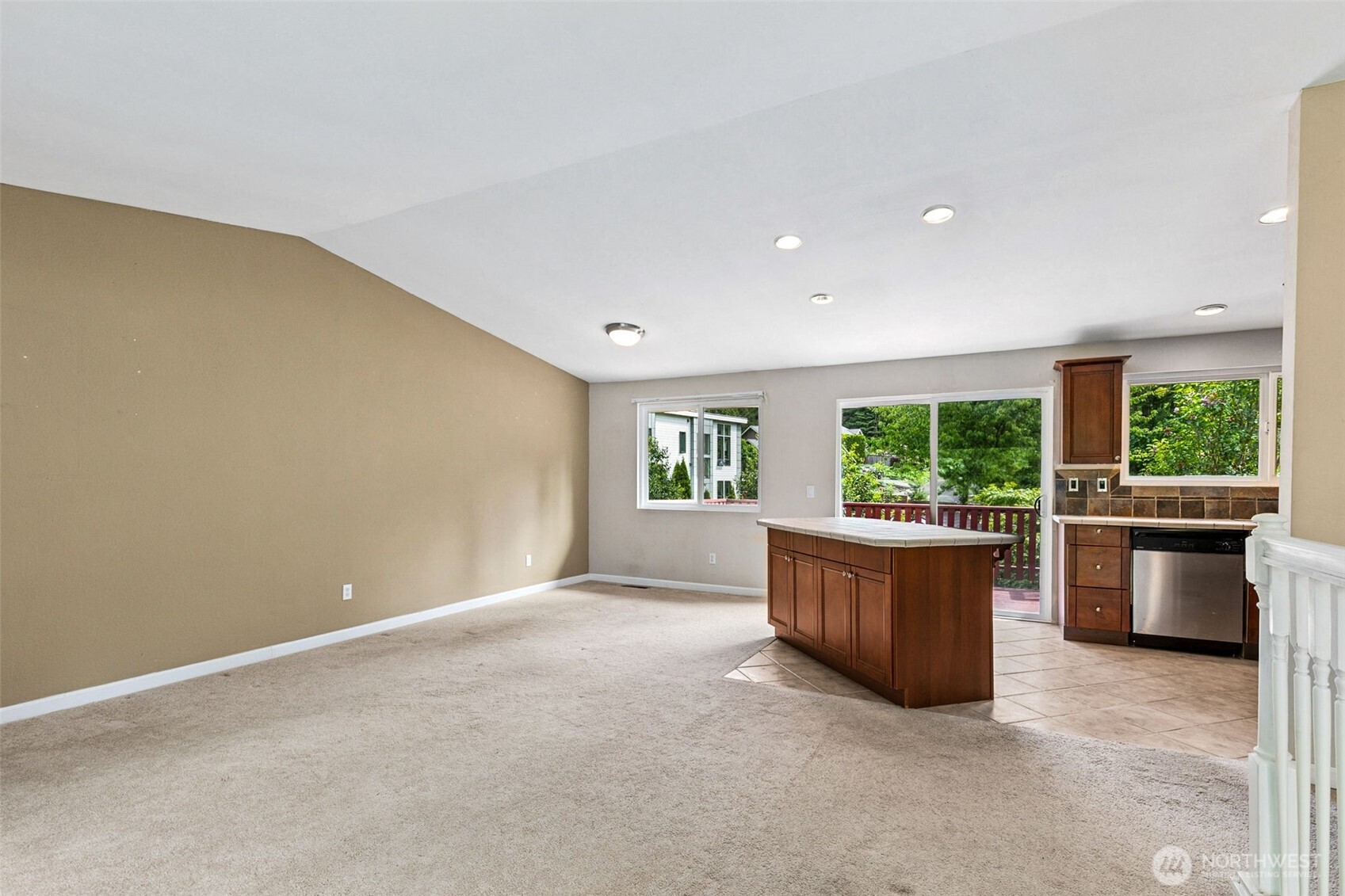 814 217th Pl NE