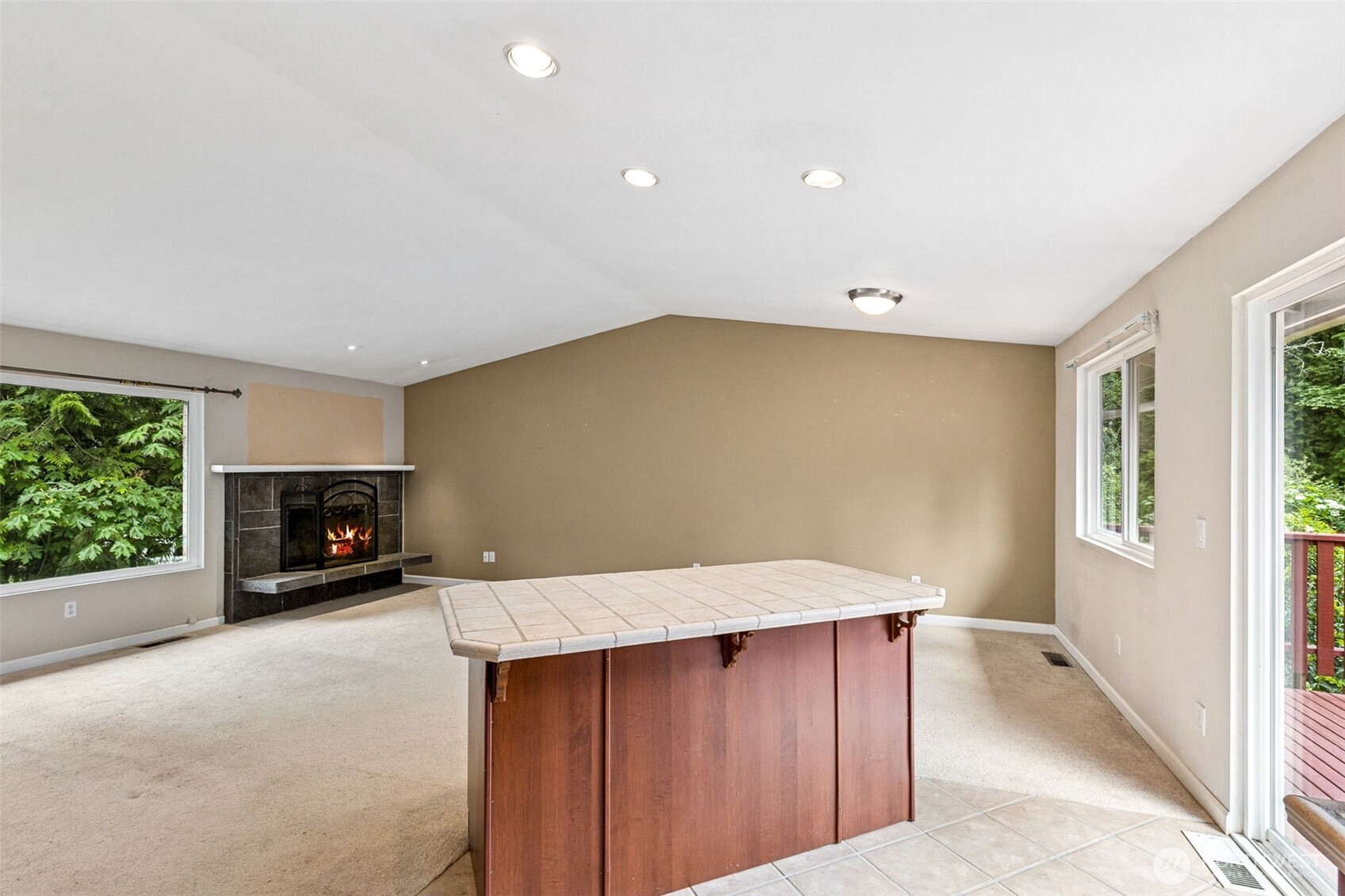 814 217th Pl NE