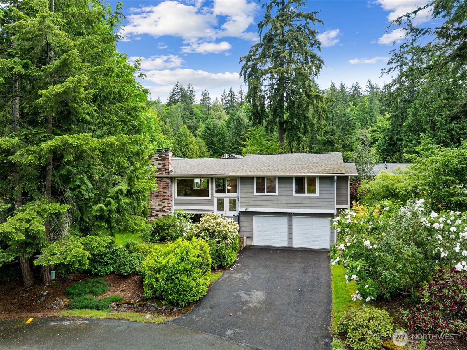 814 217th Pl NE