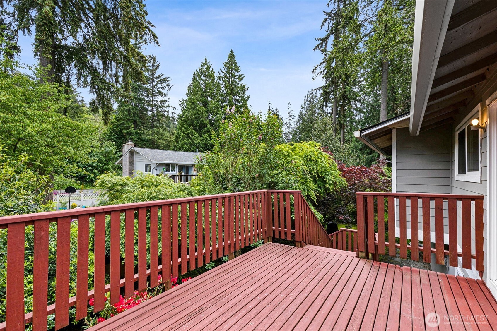 814 217th Pl NE