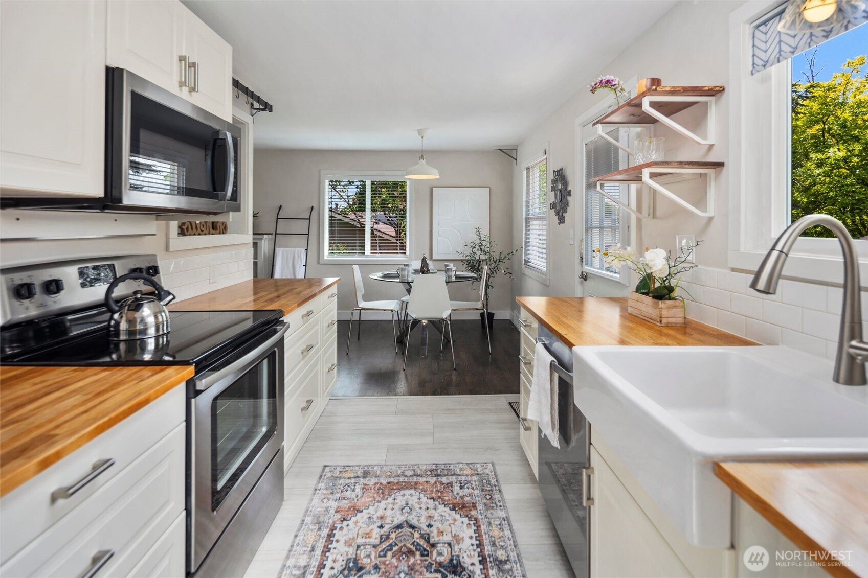 19027 37th Avenue S